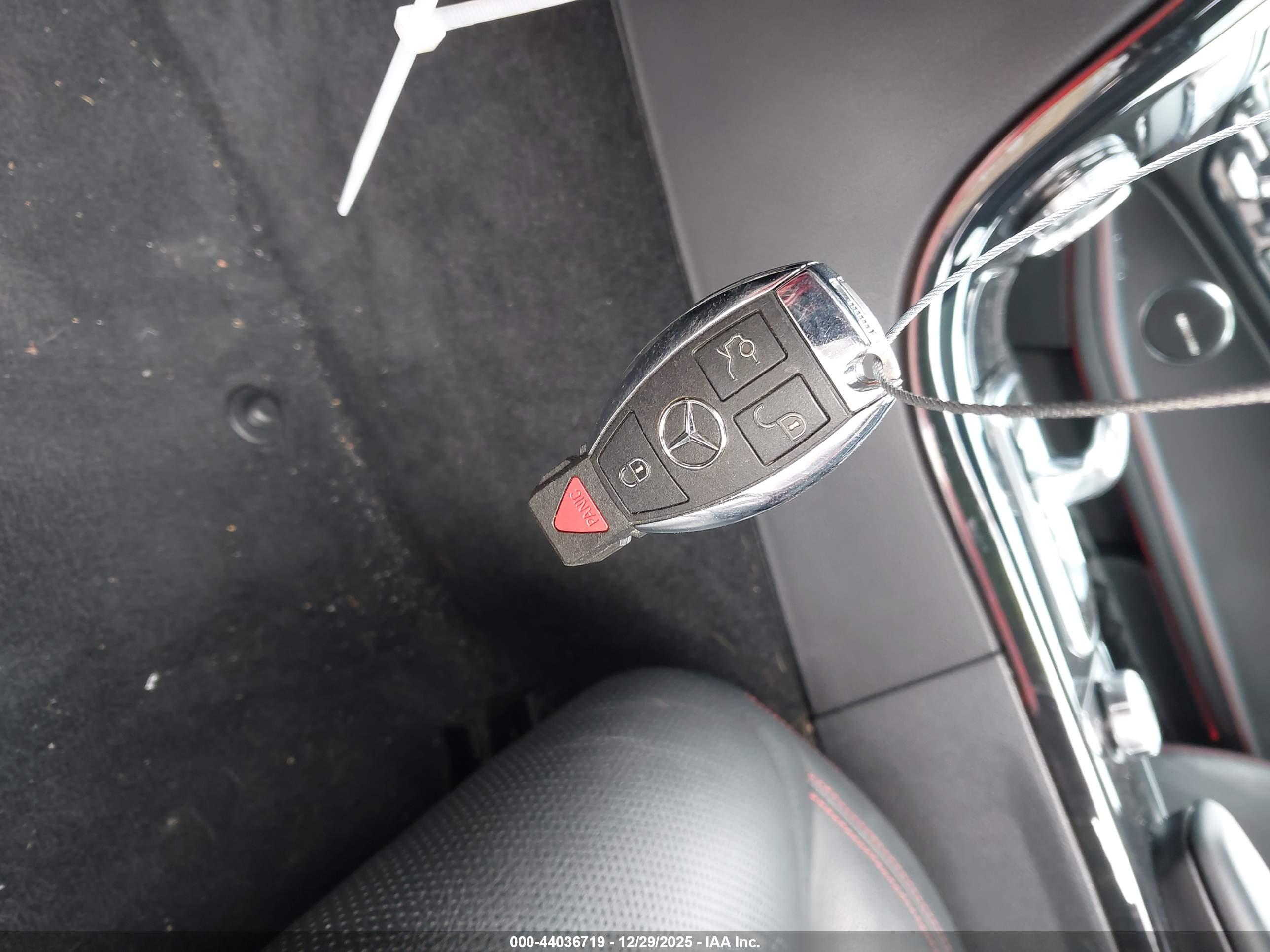 MERCEDES-BENZ SLC image 11