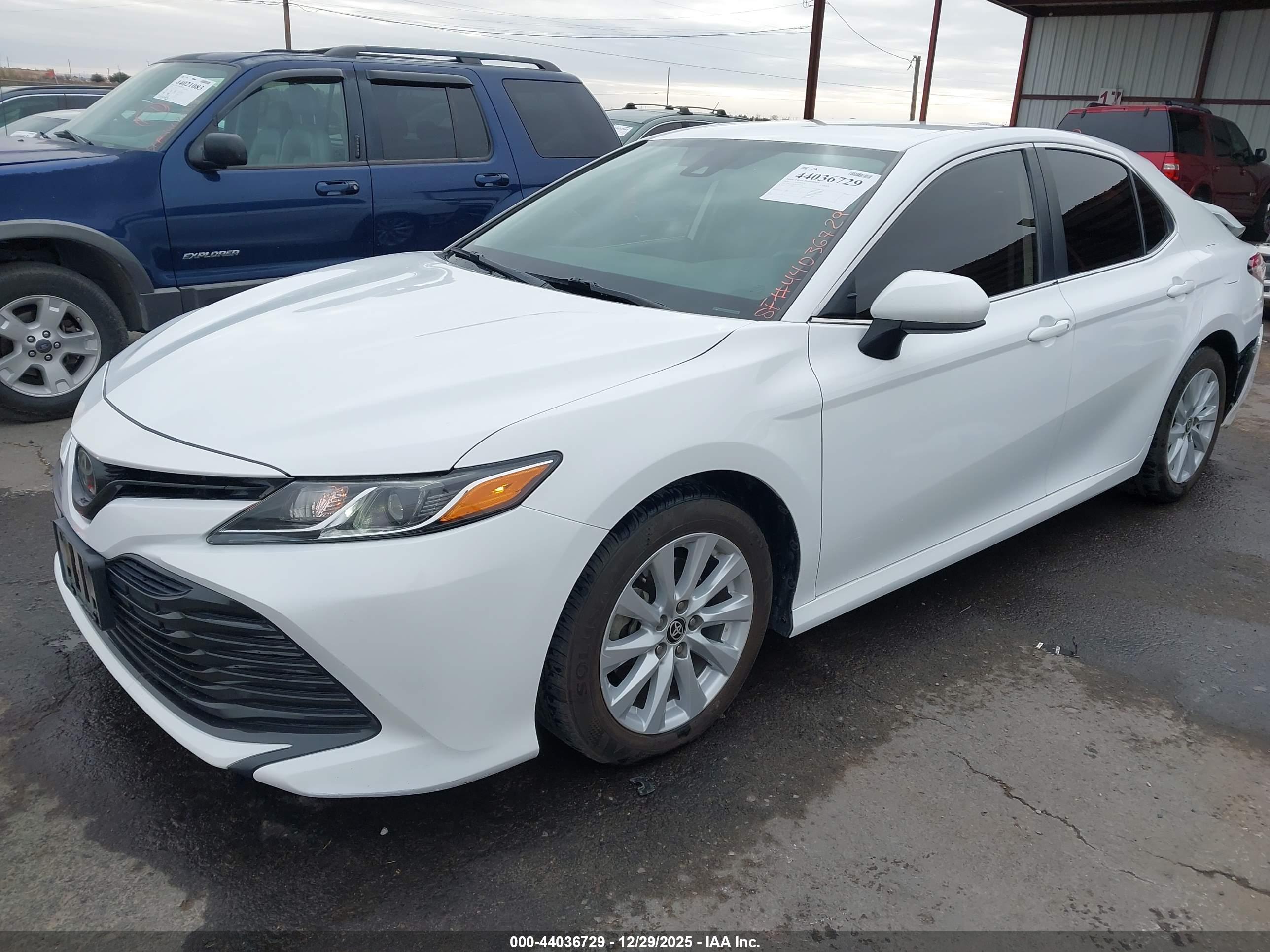 TOYOTA CAMRY image 2