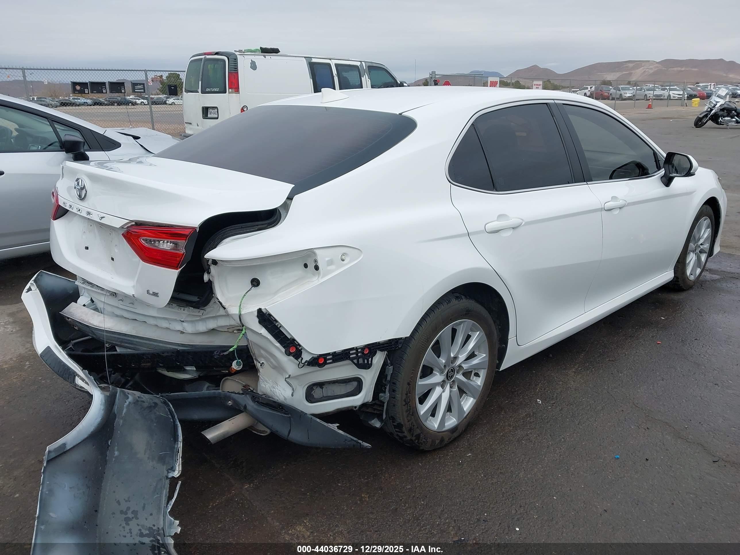 TOYOTA CAMRY image 4