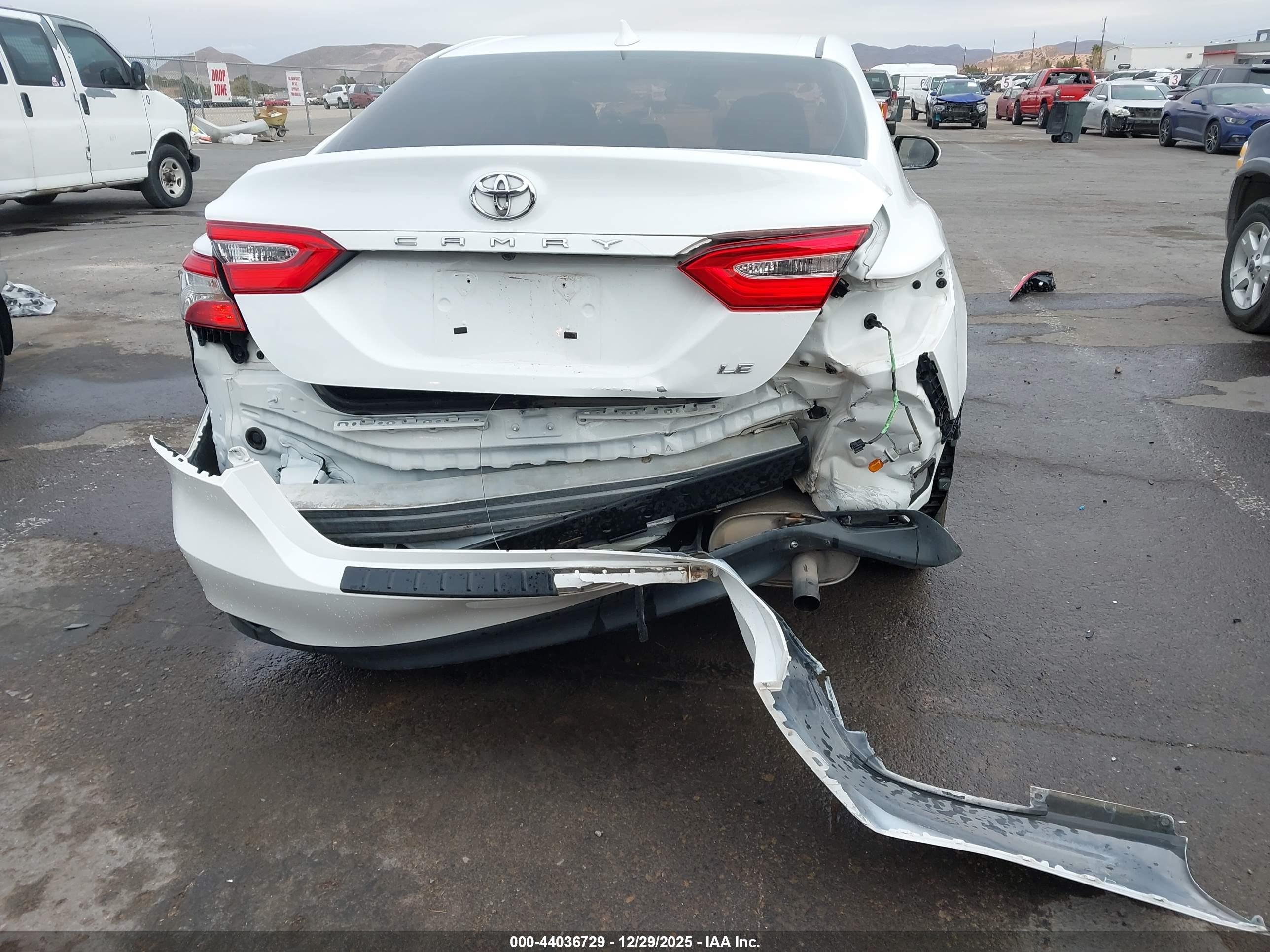TOYOTA CAMRY image 6