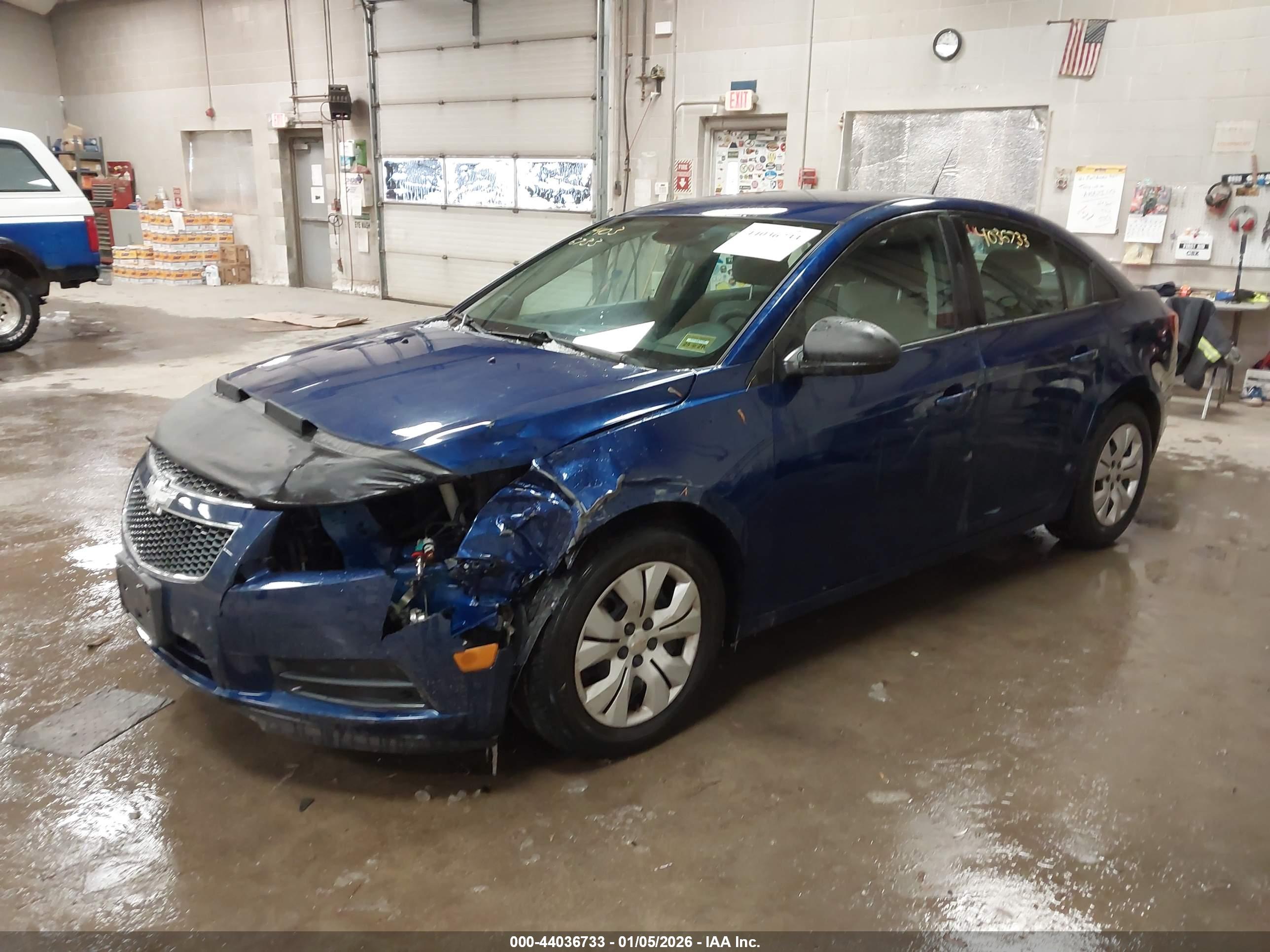 CHEVROLET CRUZE image 2