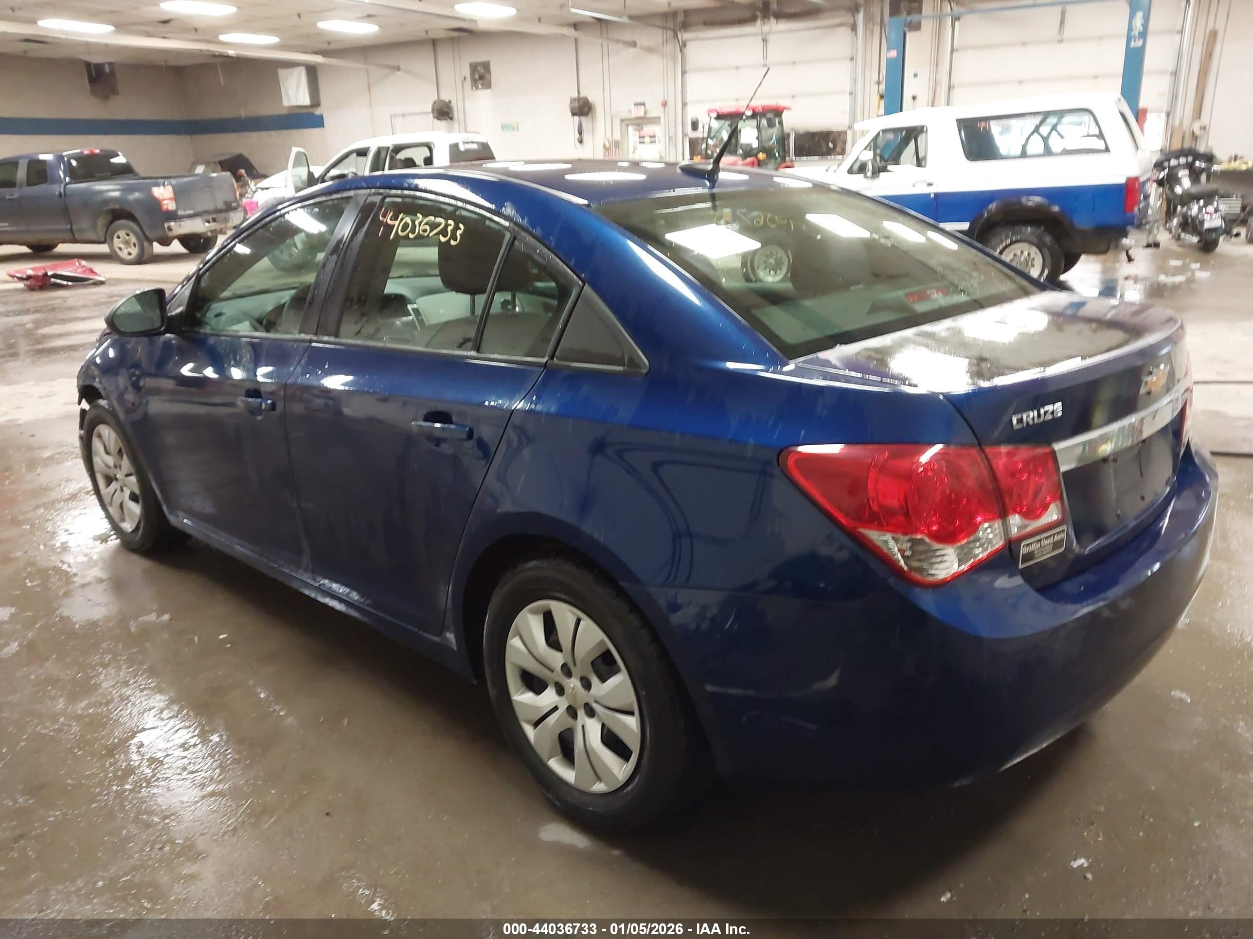 CHEVROLET CRUZE image 3