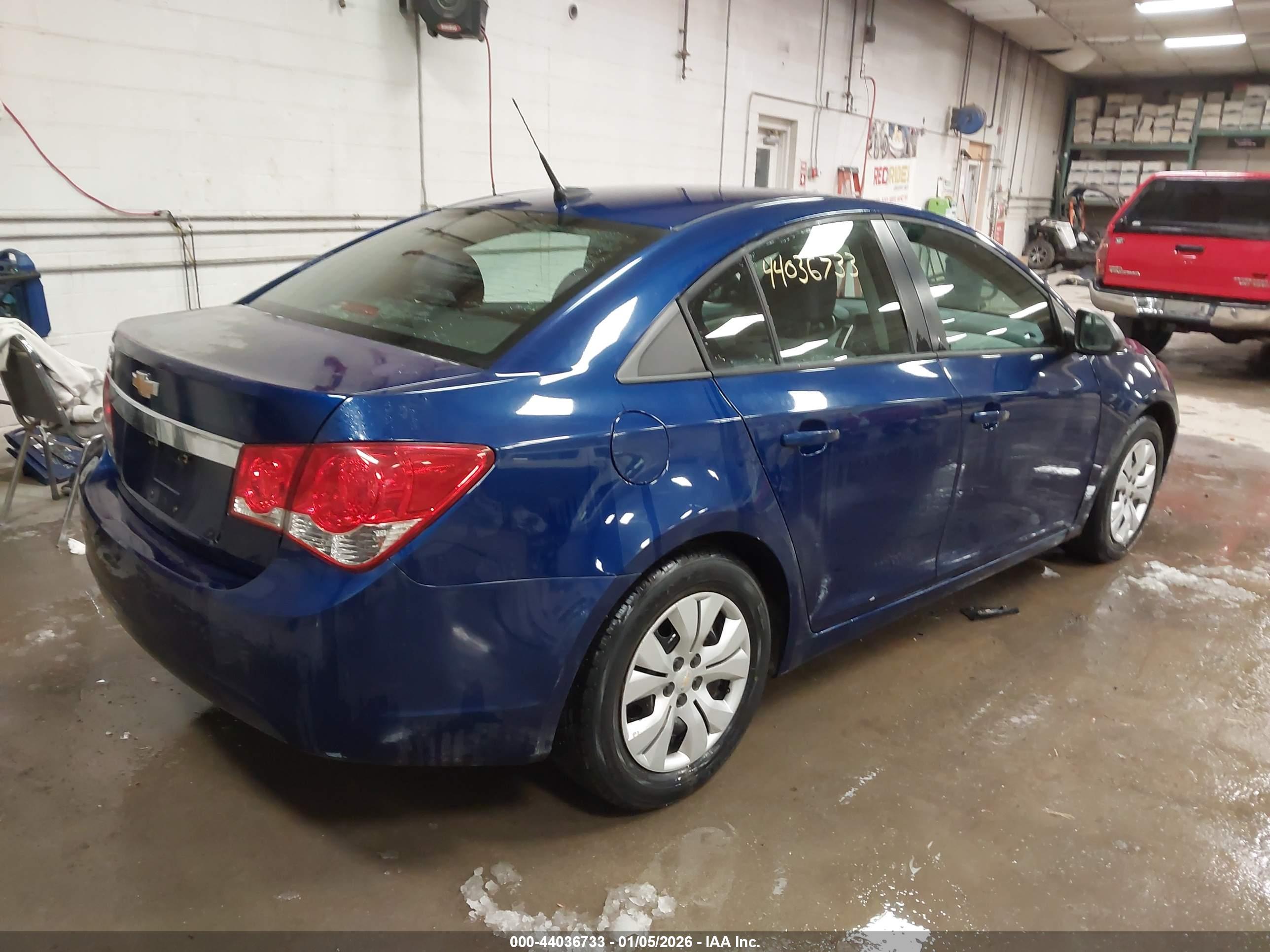 CHEVROLET CRUZE image 4