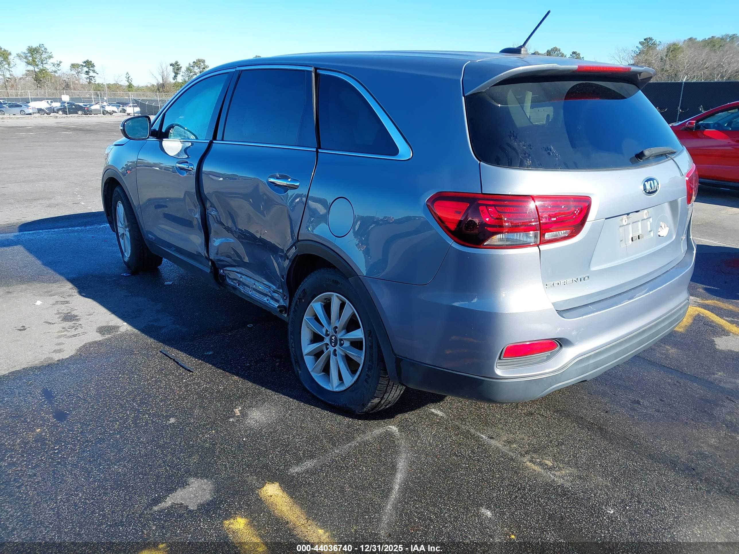 KIA SORENTO image 3