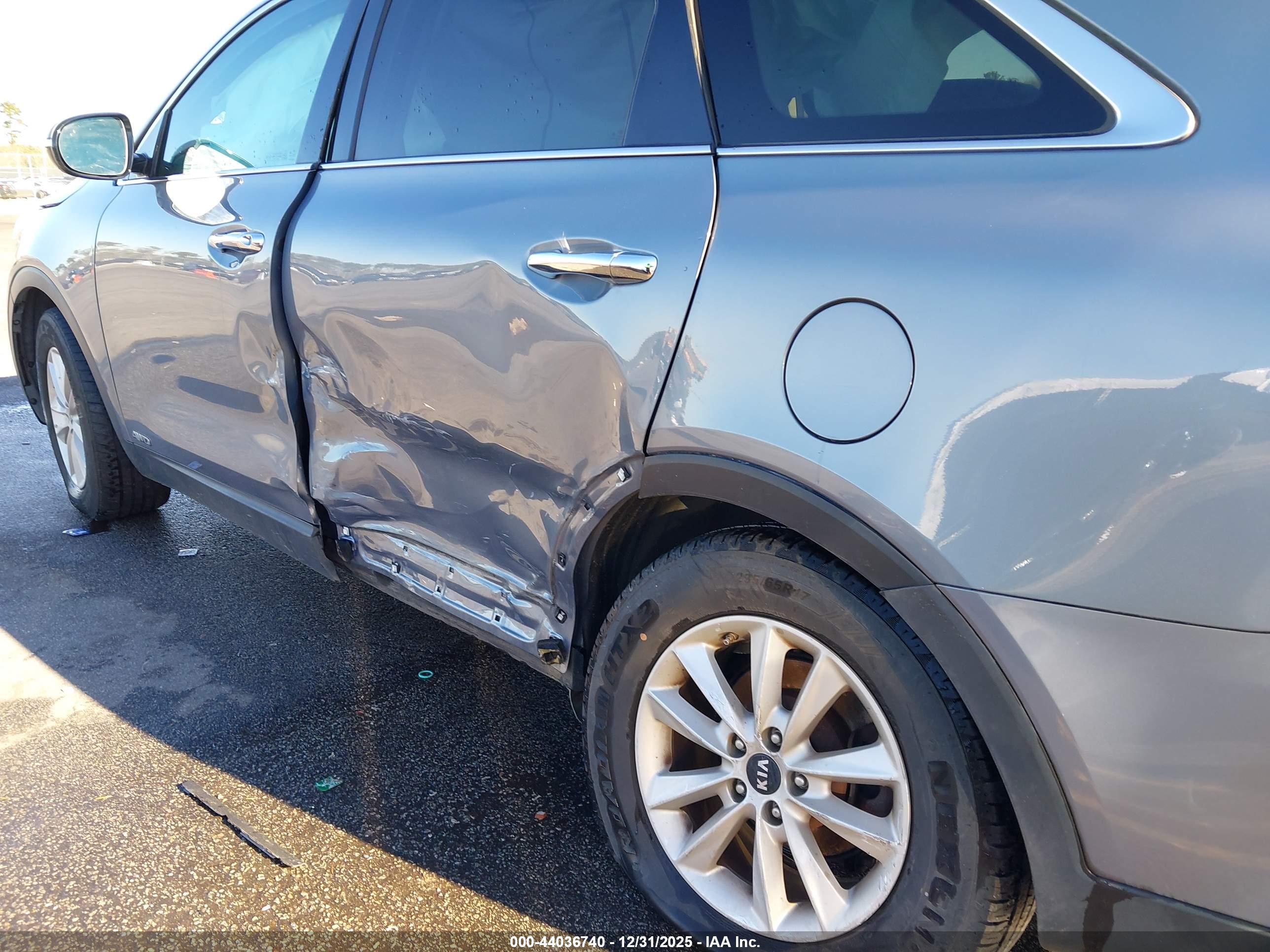 KIA SORENTO image 6
