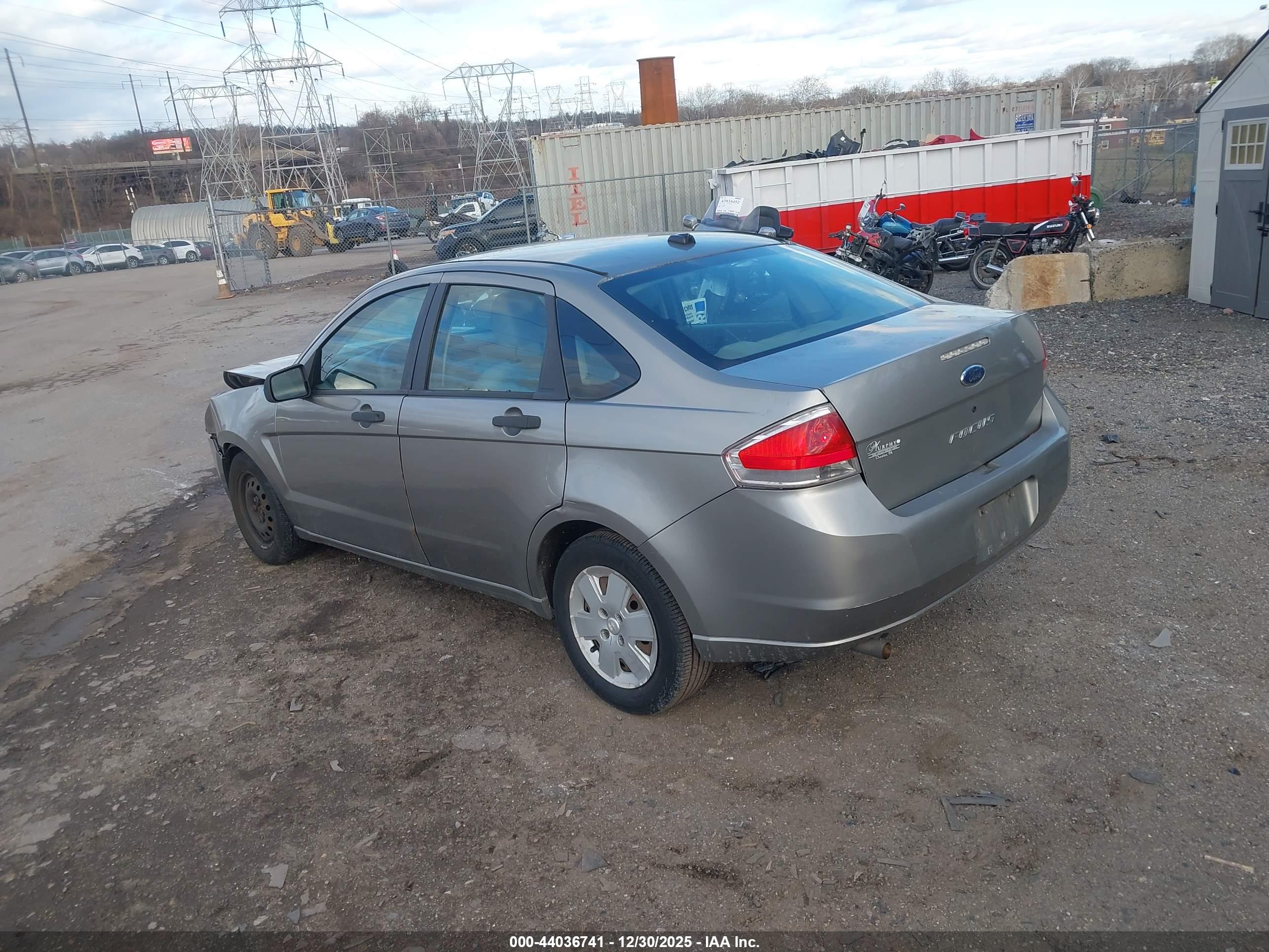 FORD FOCUS image 3