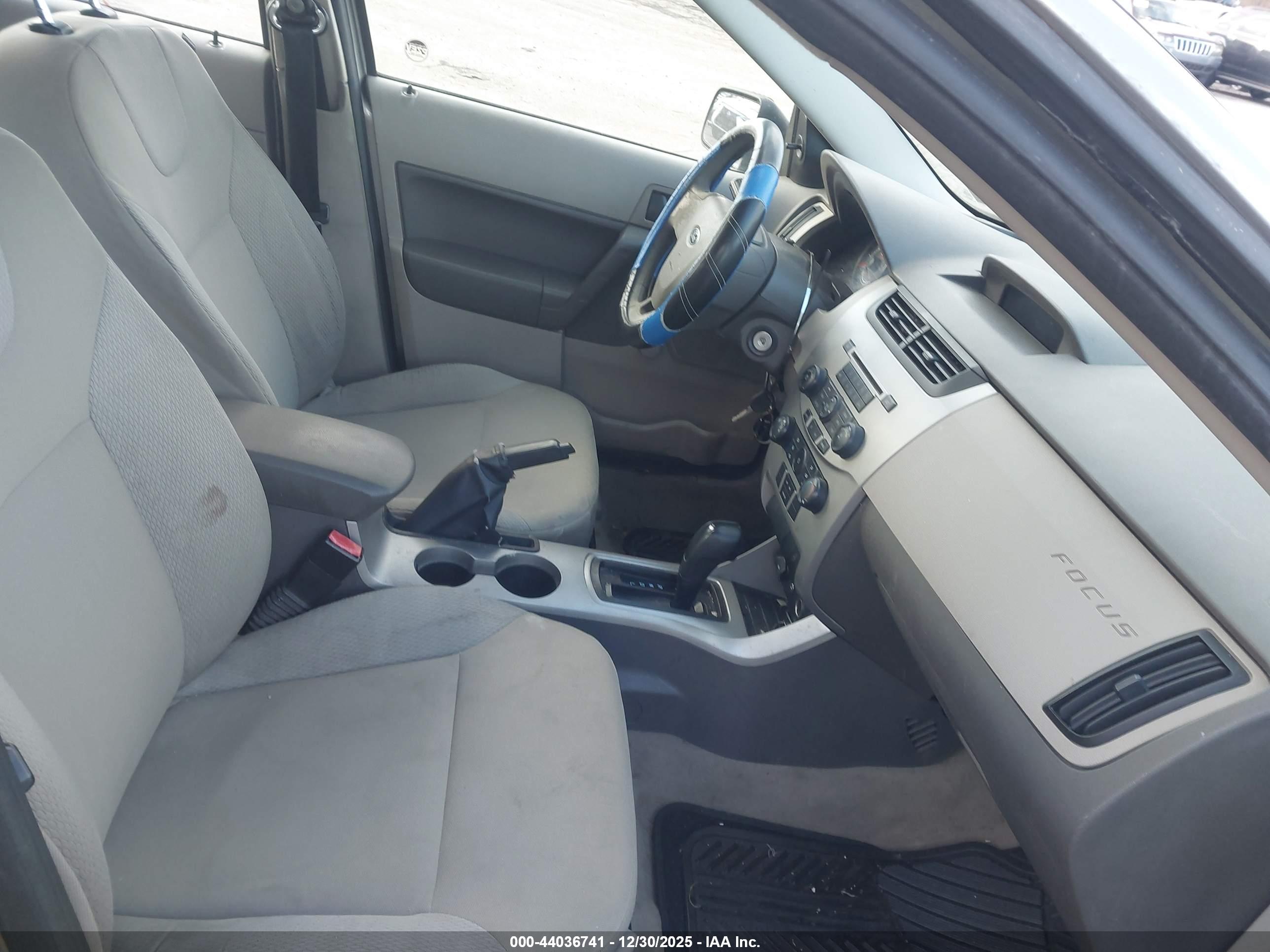 FORD FOCUS image 5