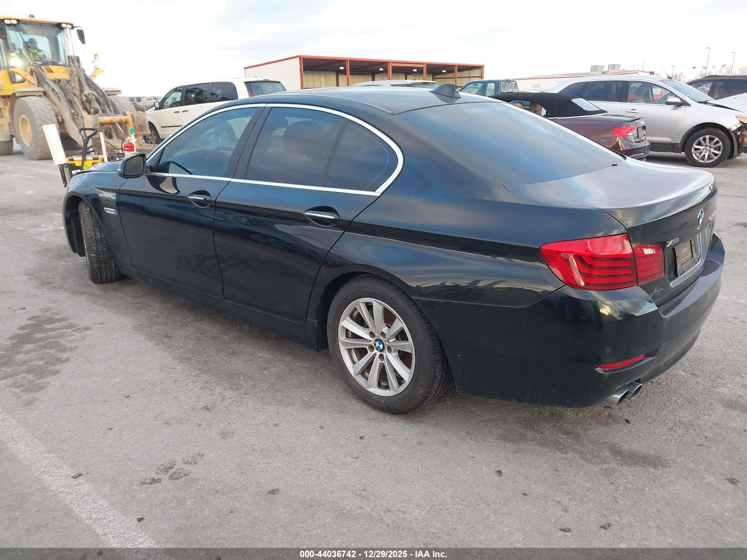 BMW 528I image 3