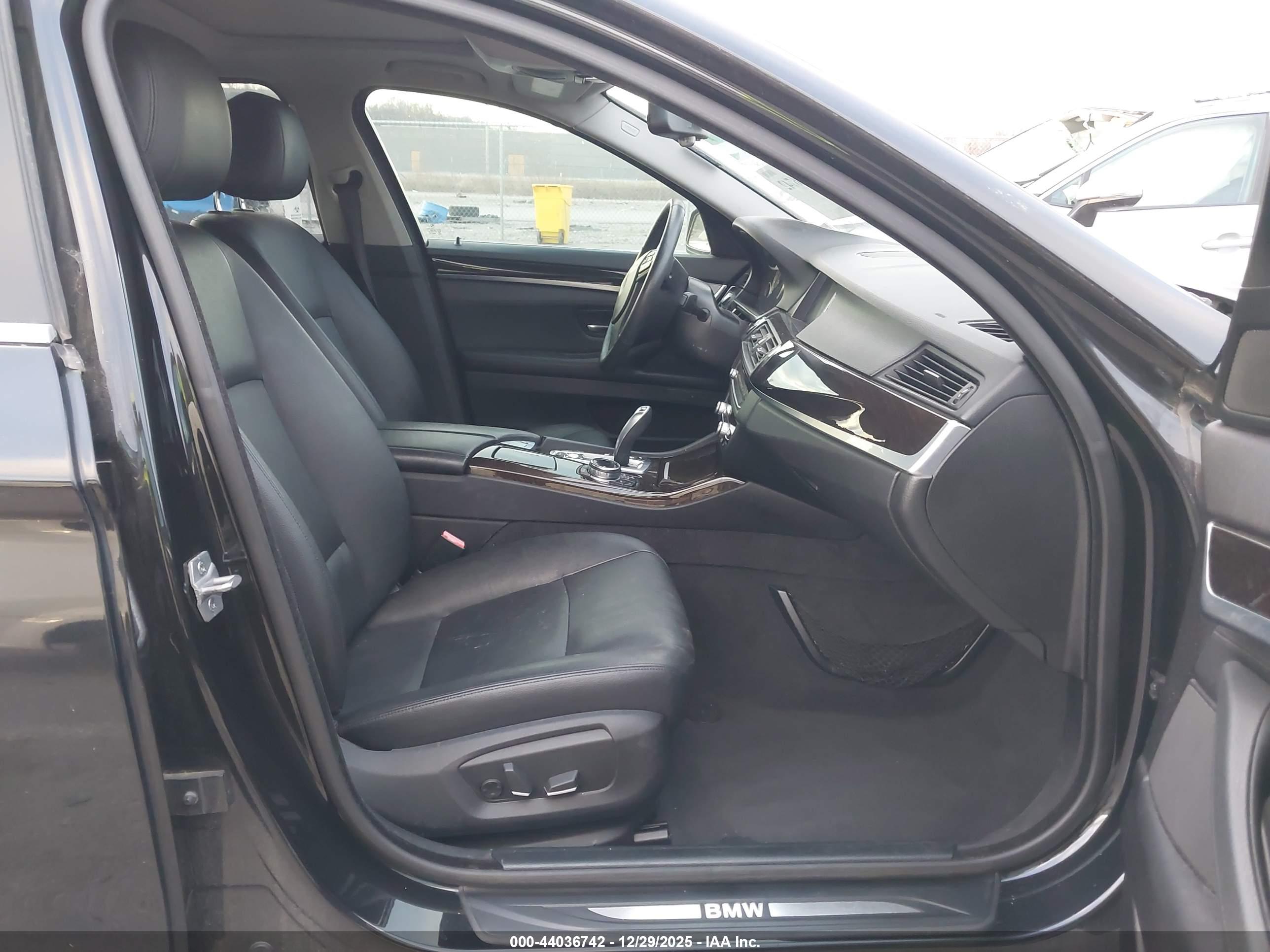 BMW 528I image 5