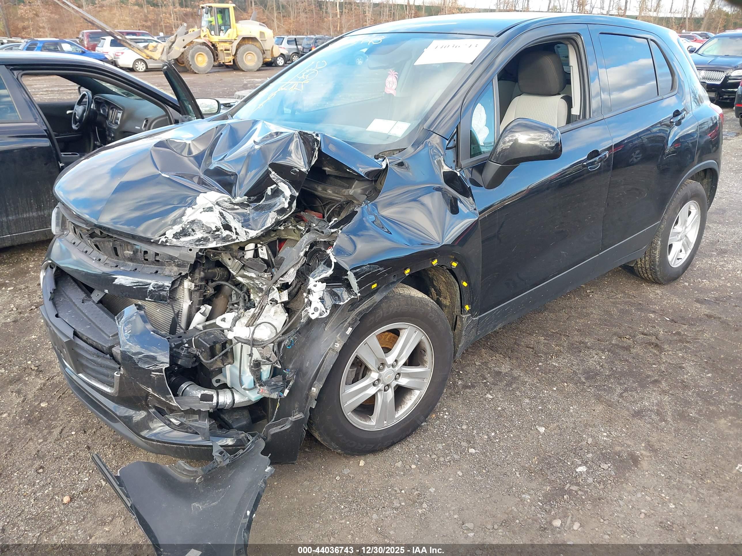 CHEVROLET TRAX image 2