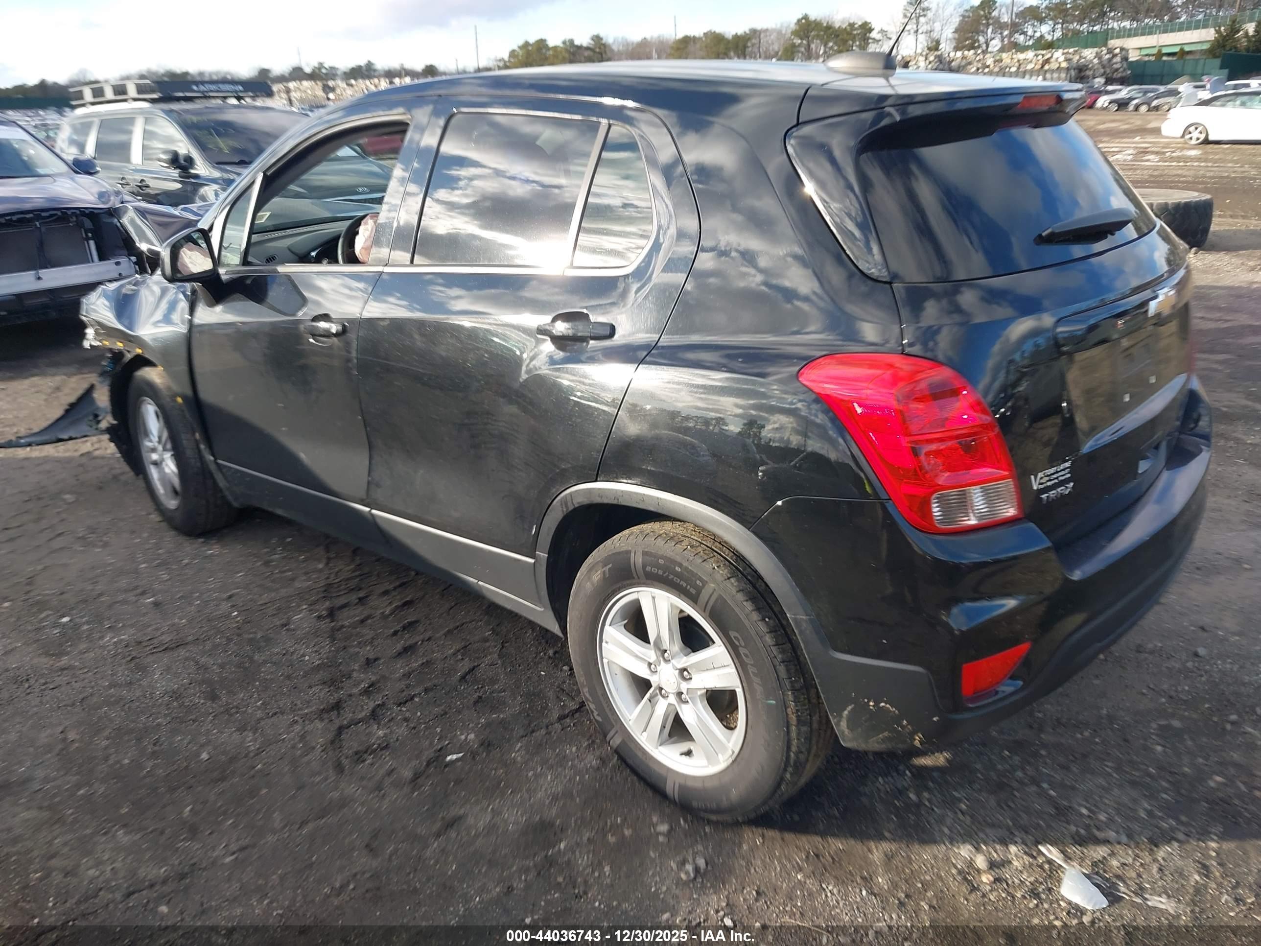 CHEVROLET TRAX image 3