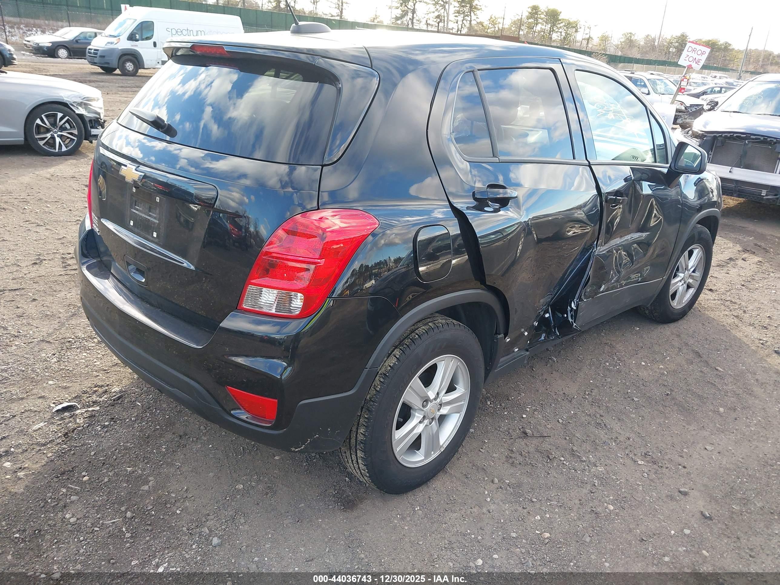 CHEVROLET TRAX image 4