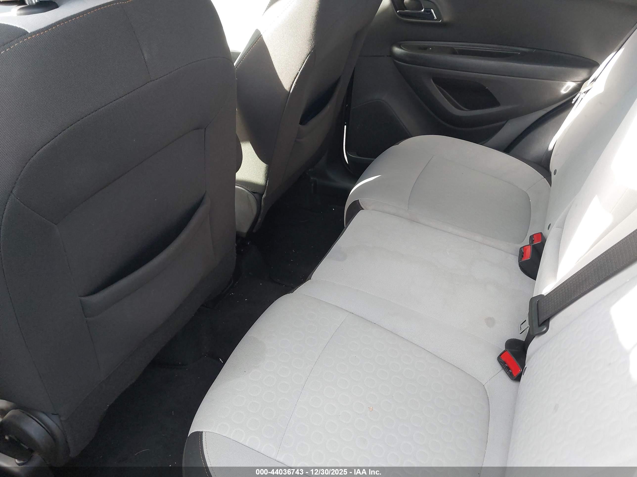 CHEVROLET TRAX image 8