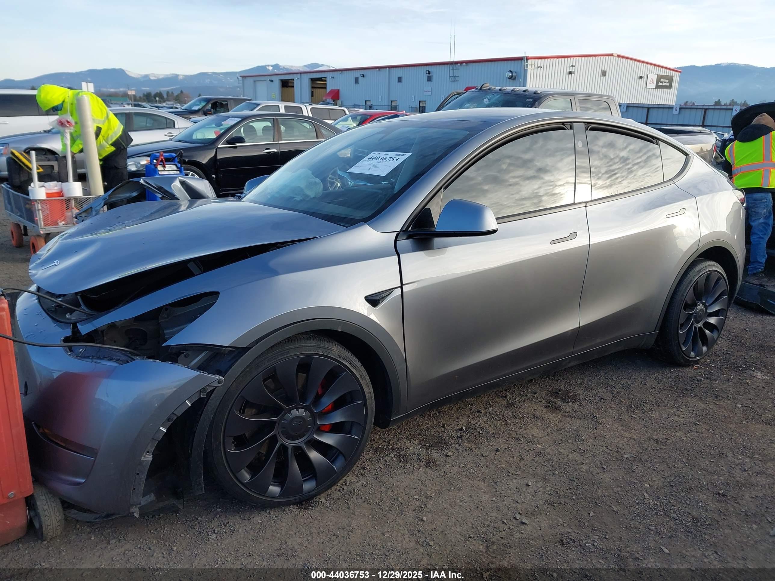 TESLA MODEL image 2