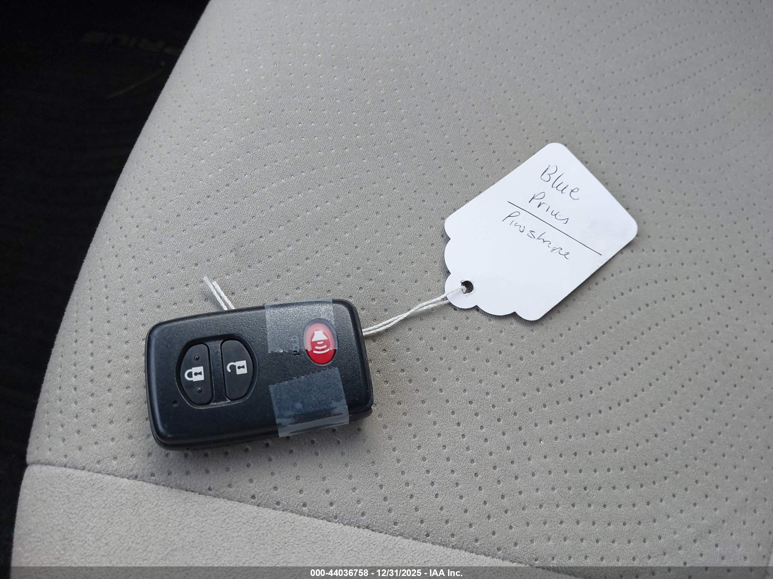 TOYOTA PRIUS image 11