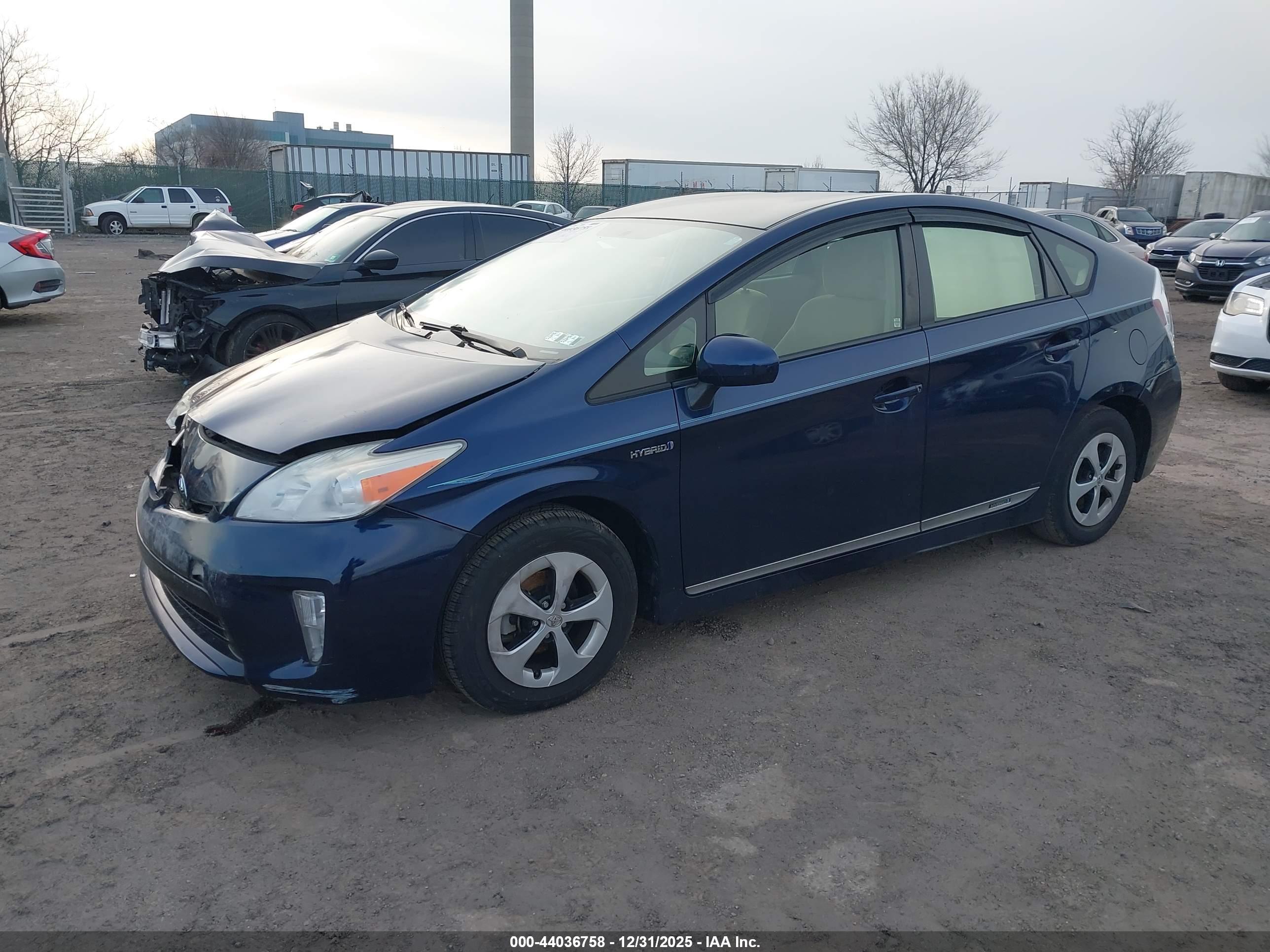 TOYOTA PRIUS image 2