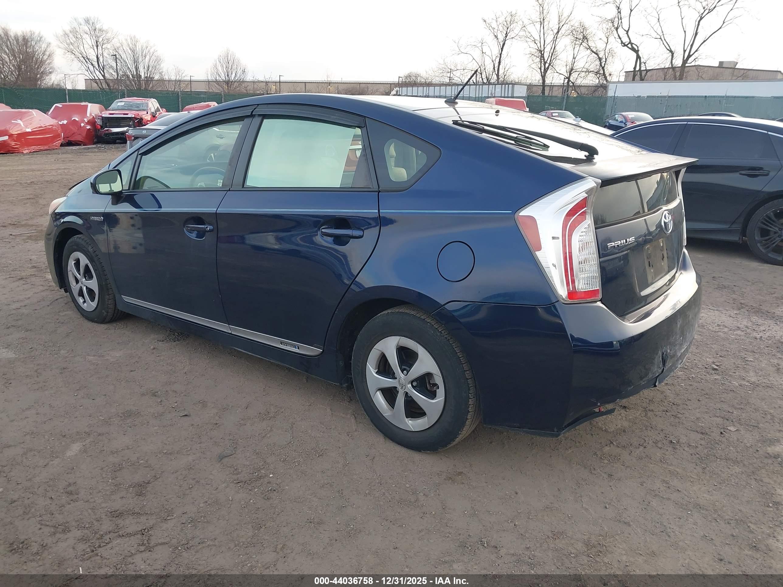 TOYOTA PRIUS image 3