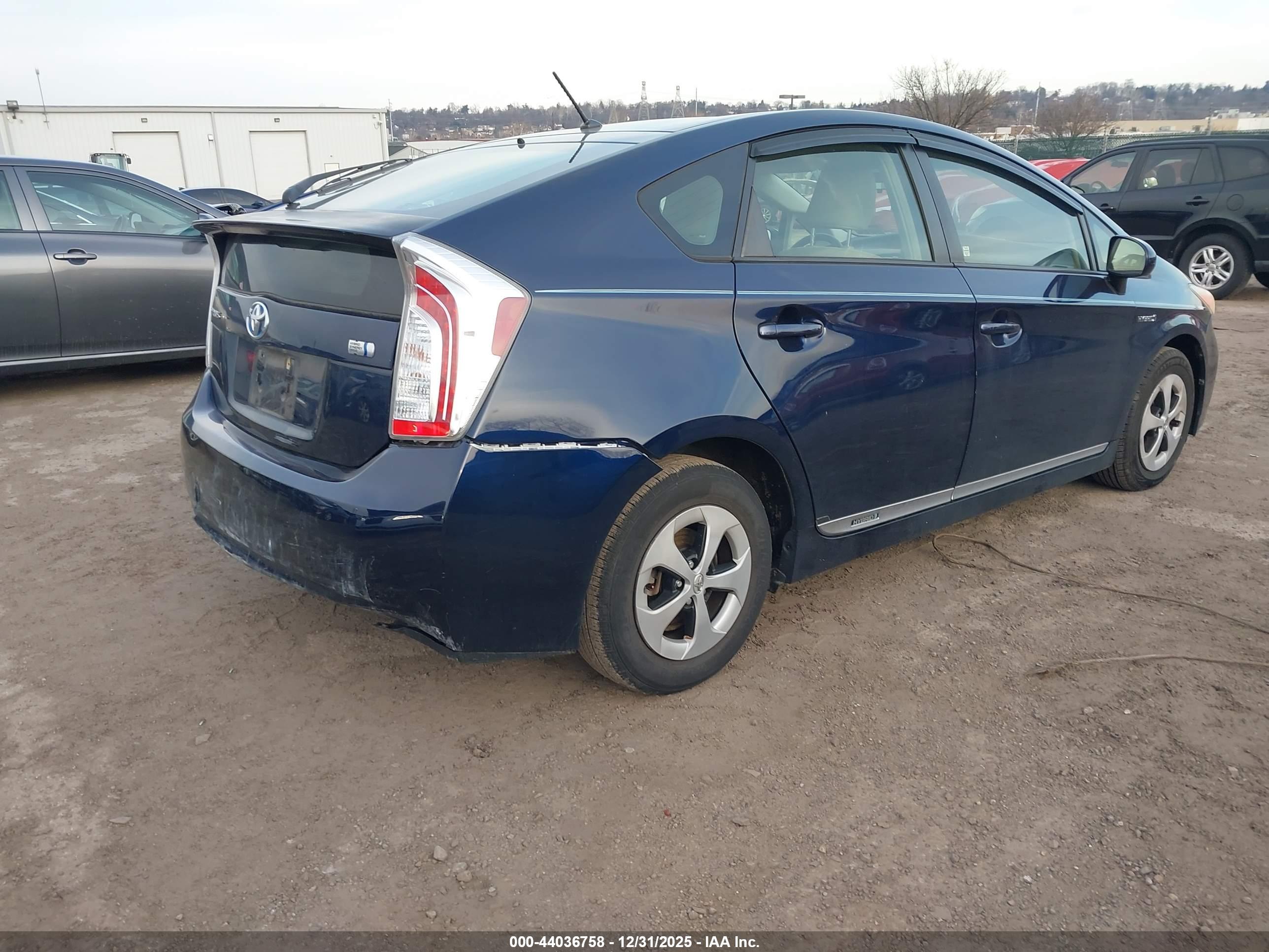 TOYOTA PRIUS image 4