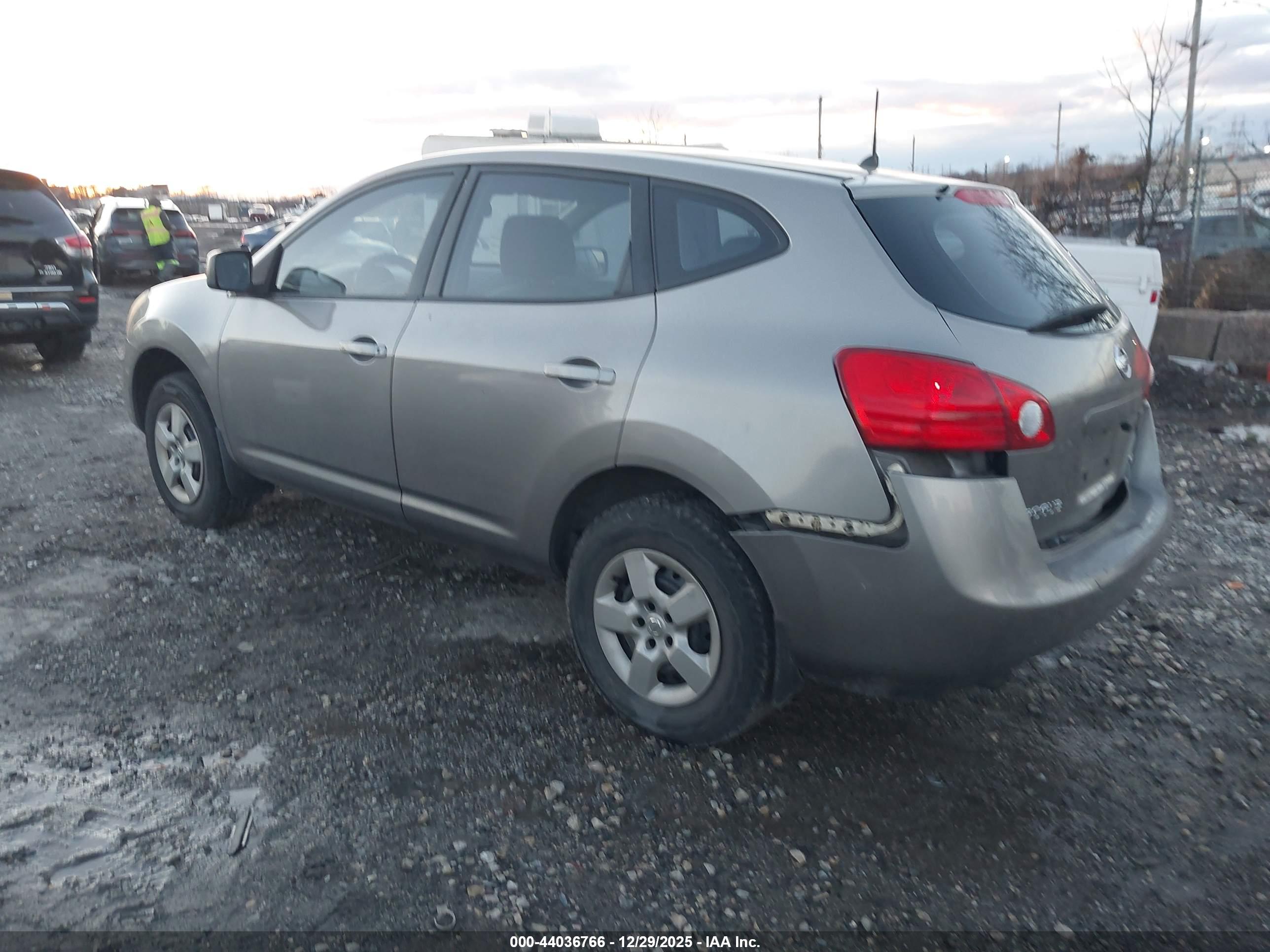NISSAN ROGUE image 3