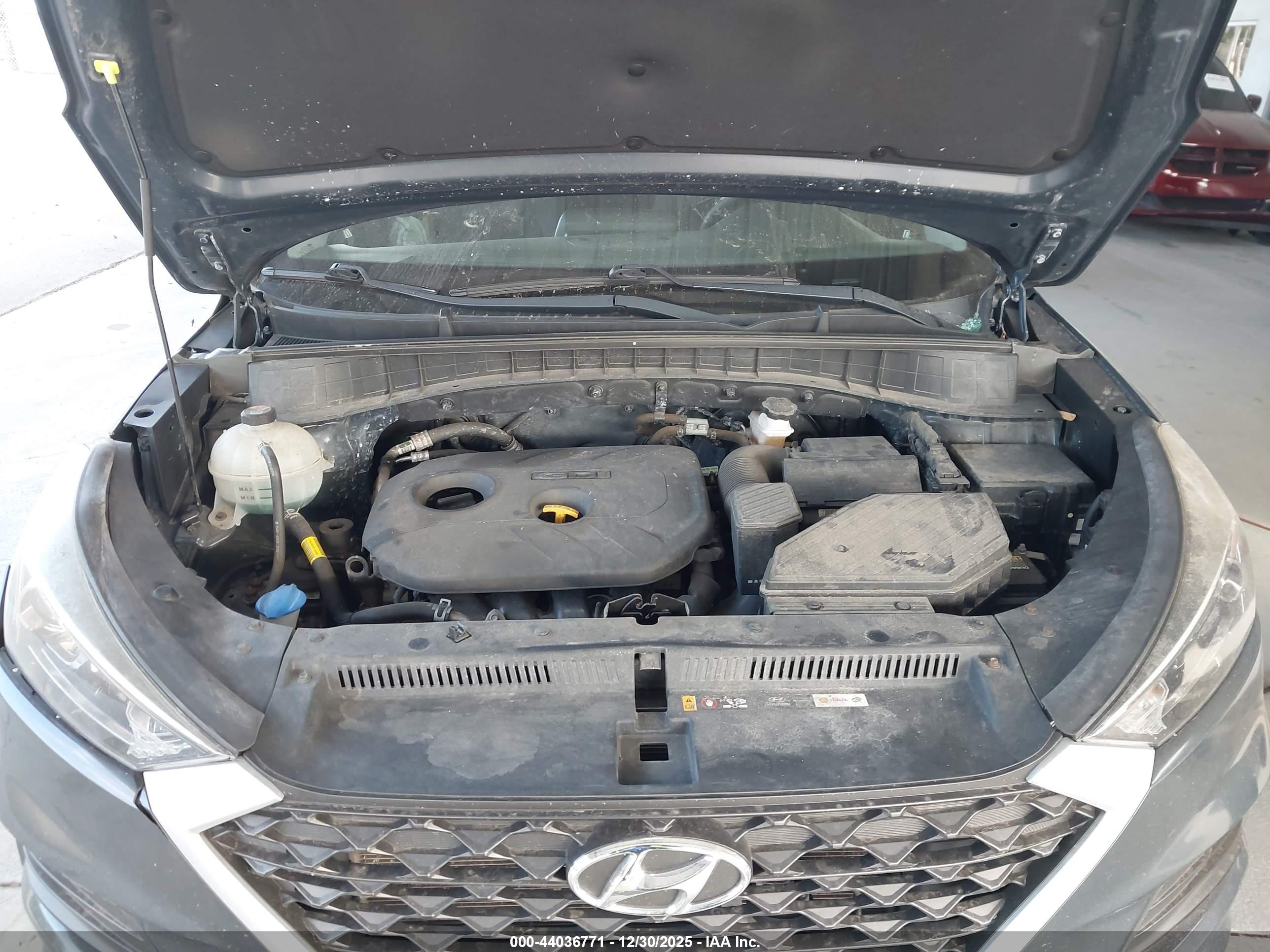 HYUNDAI TUCSON image 10