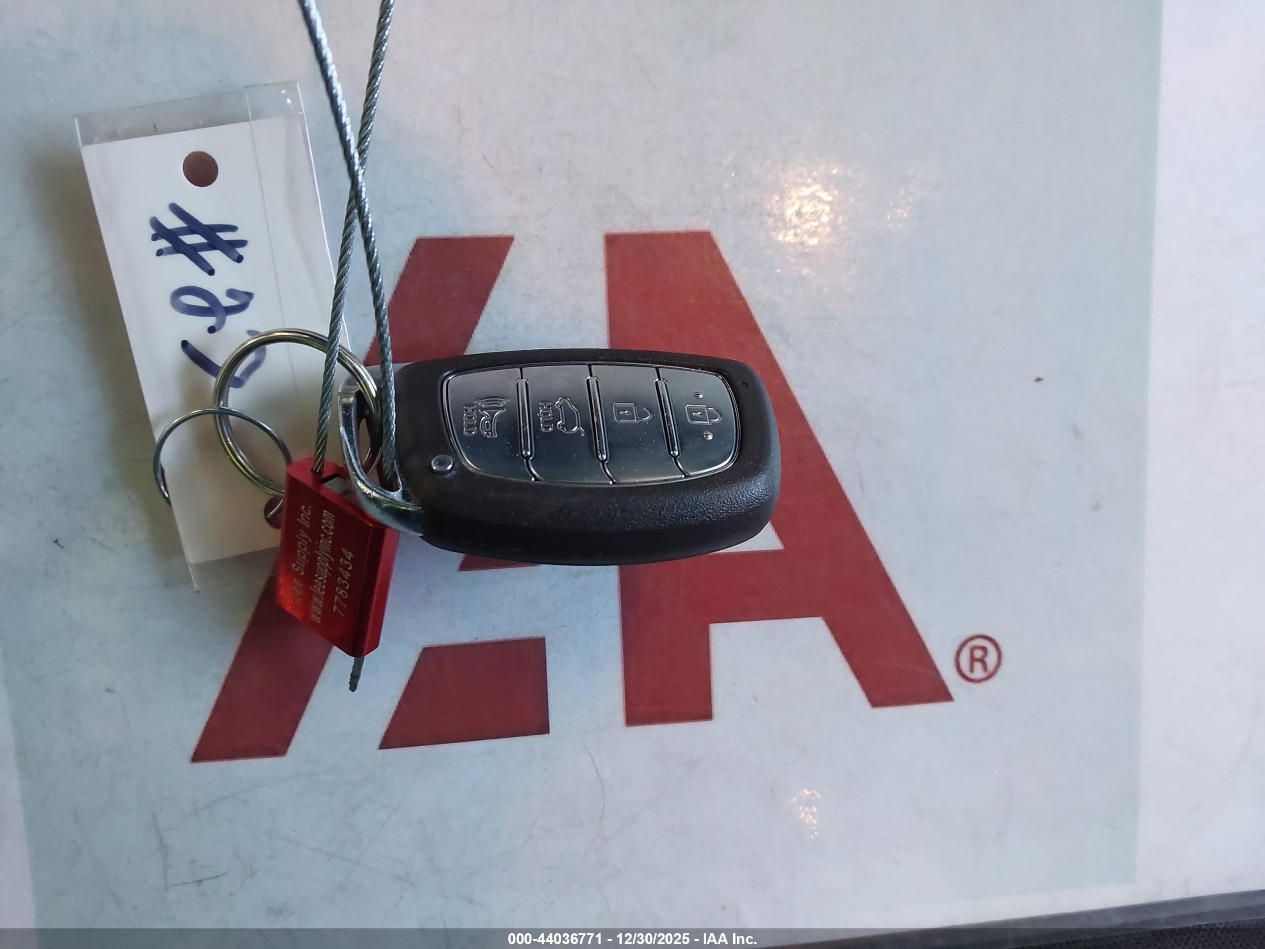HYUNDAI TUCSON image 11