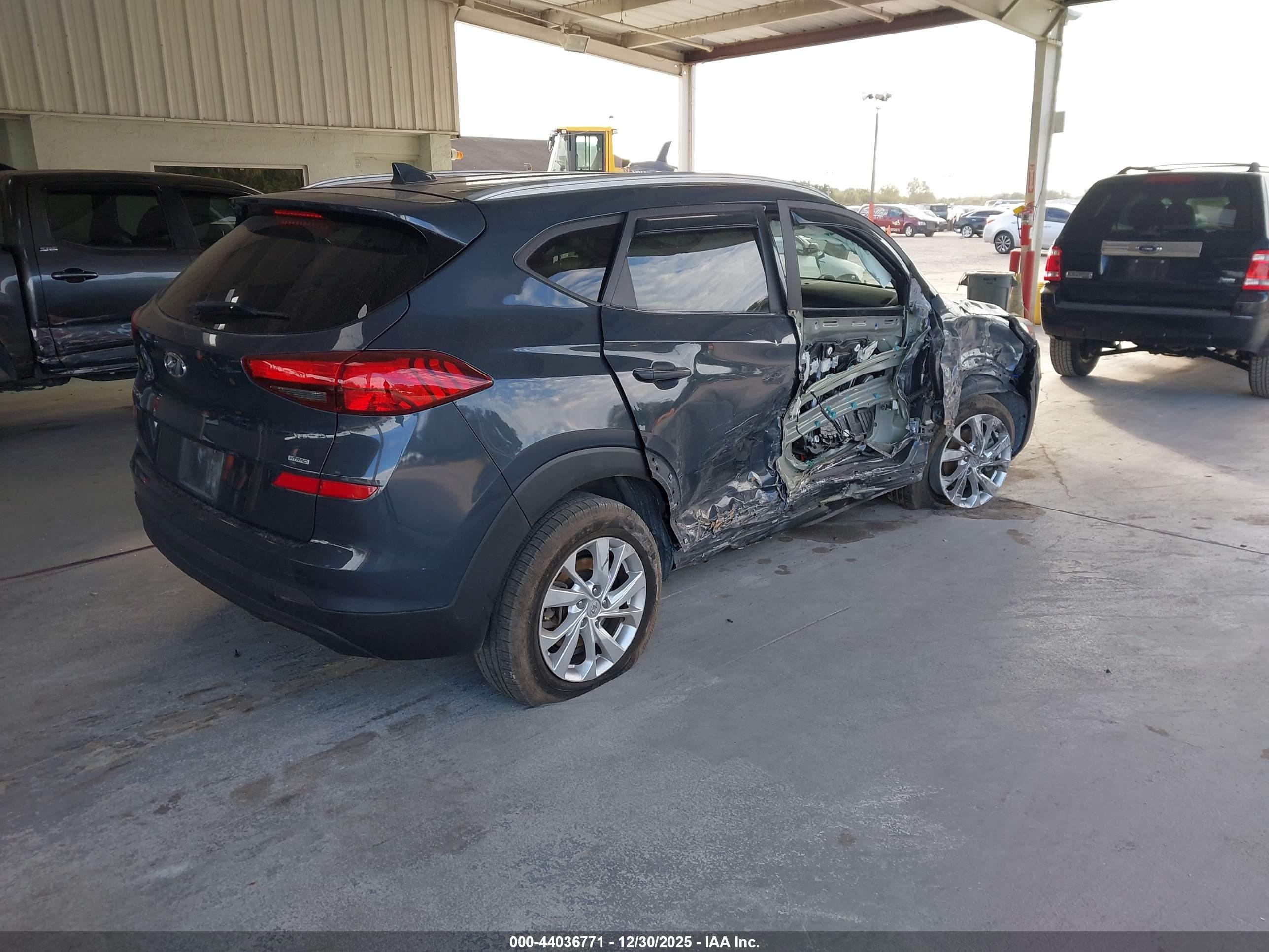 HYUNDAI TUCSON image 4