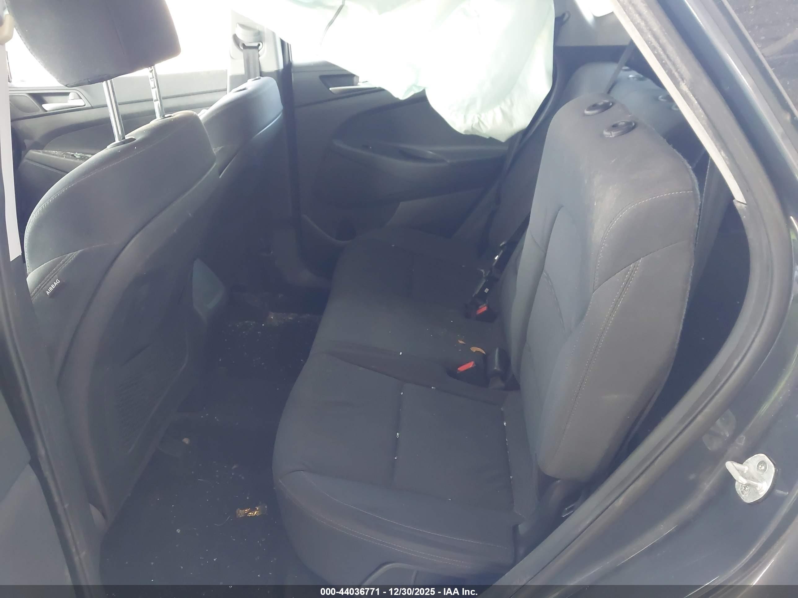 HYUNDAI TUCSON image 8