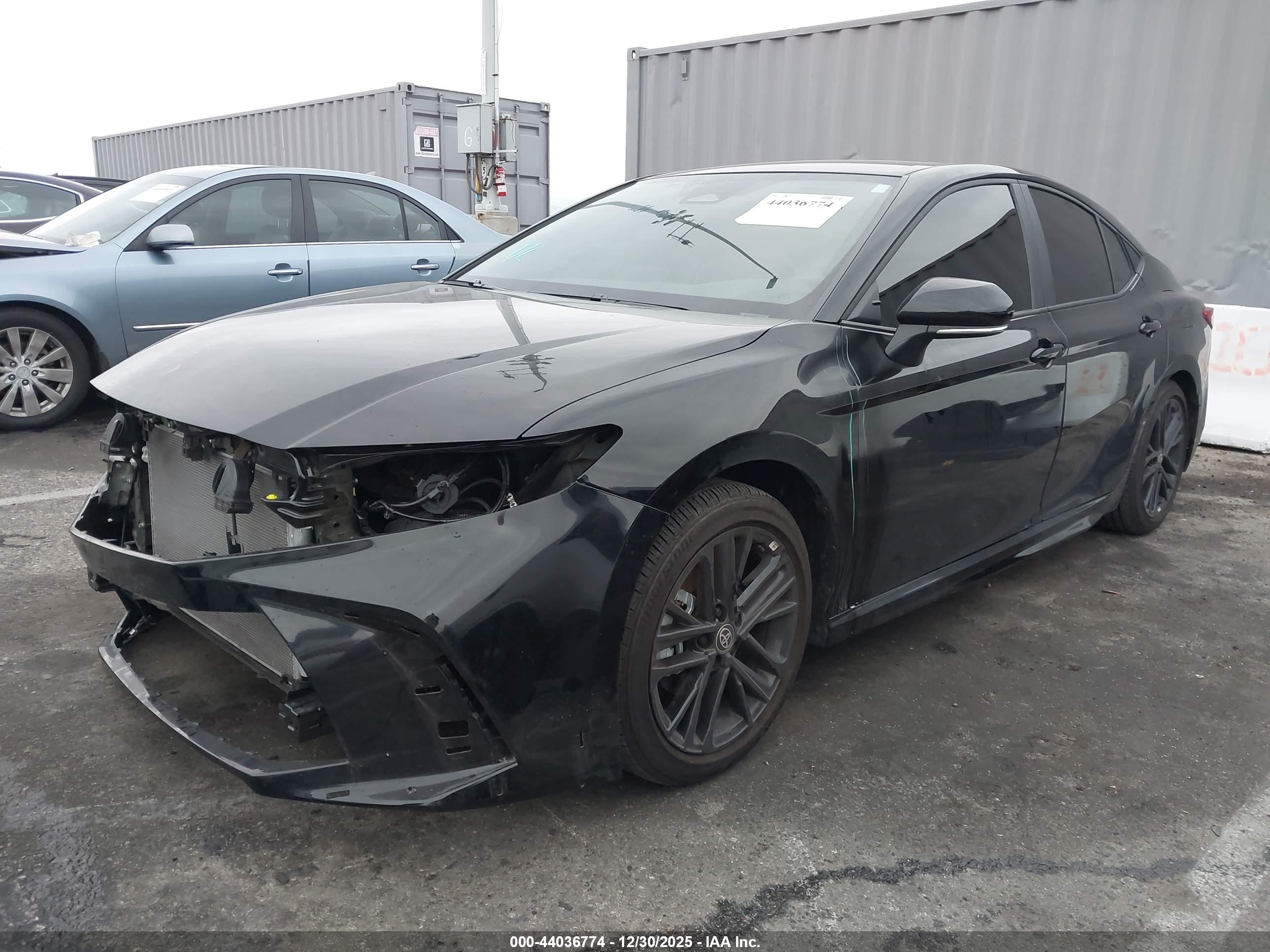 TOYOTA CAMRY image 2