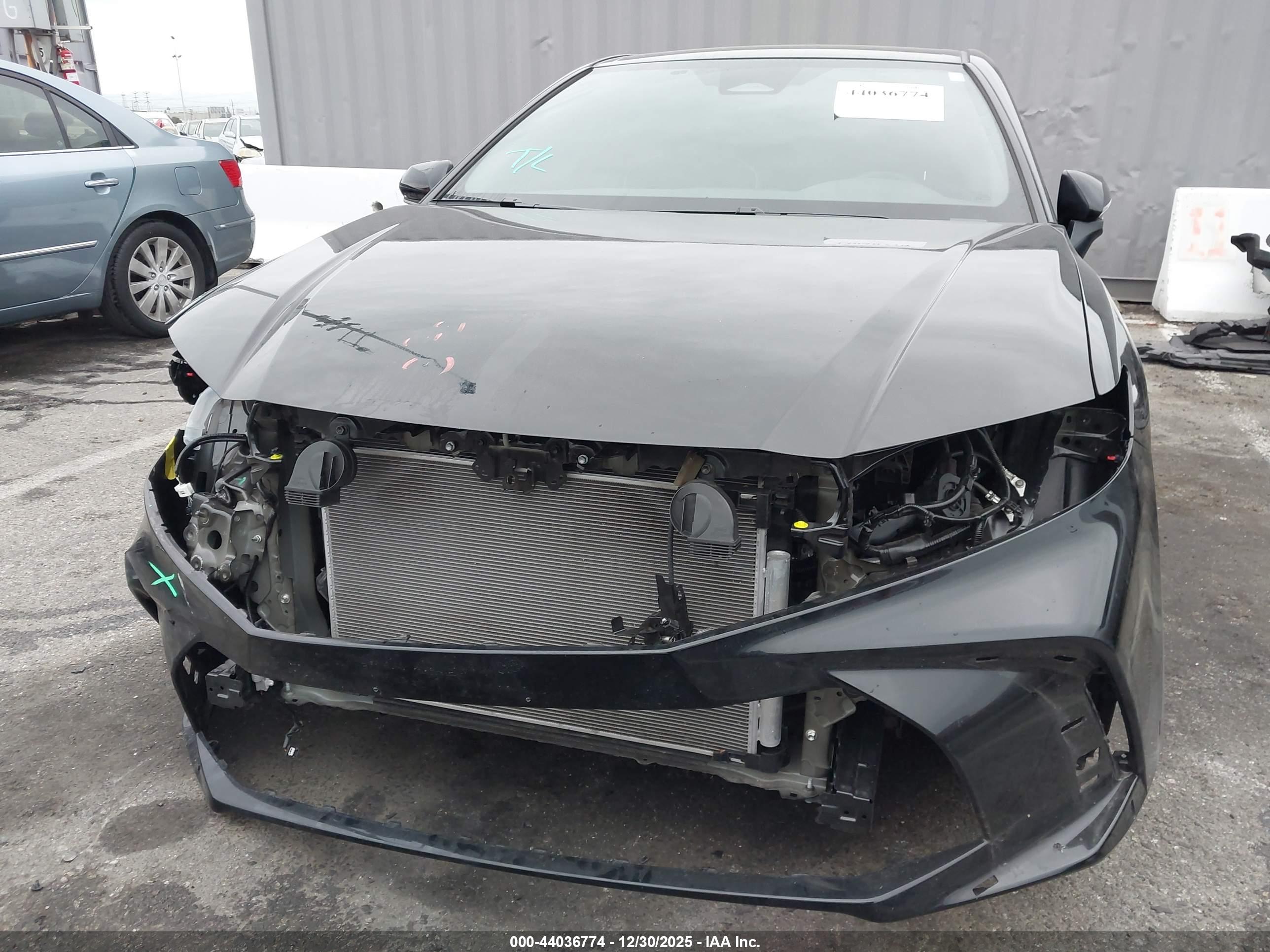 TOYOTA CAMRY image 6