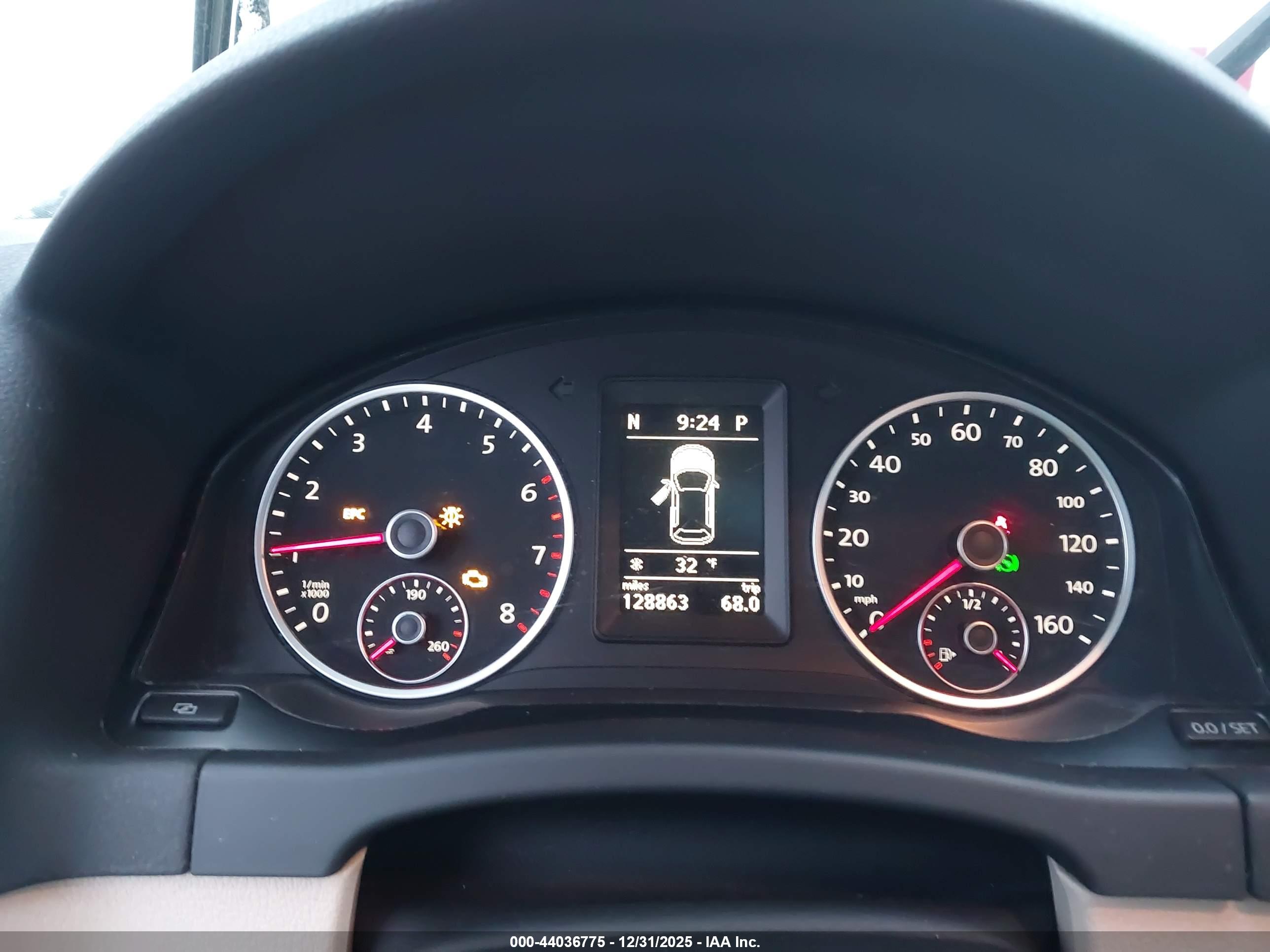 VOLKSWAGEN TIGUAN image 7