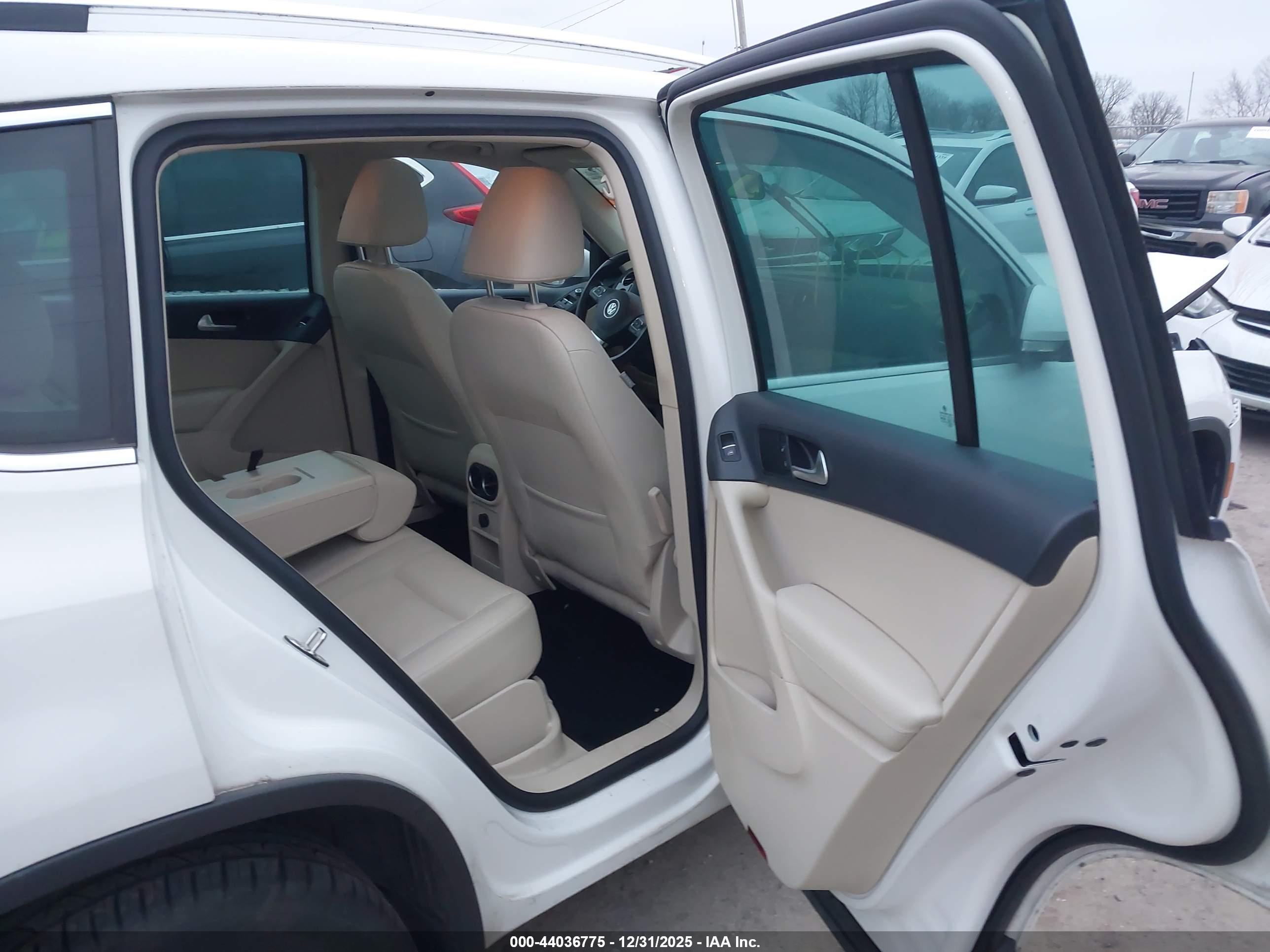 VOLKSWAGEN TIGUAN image 8
