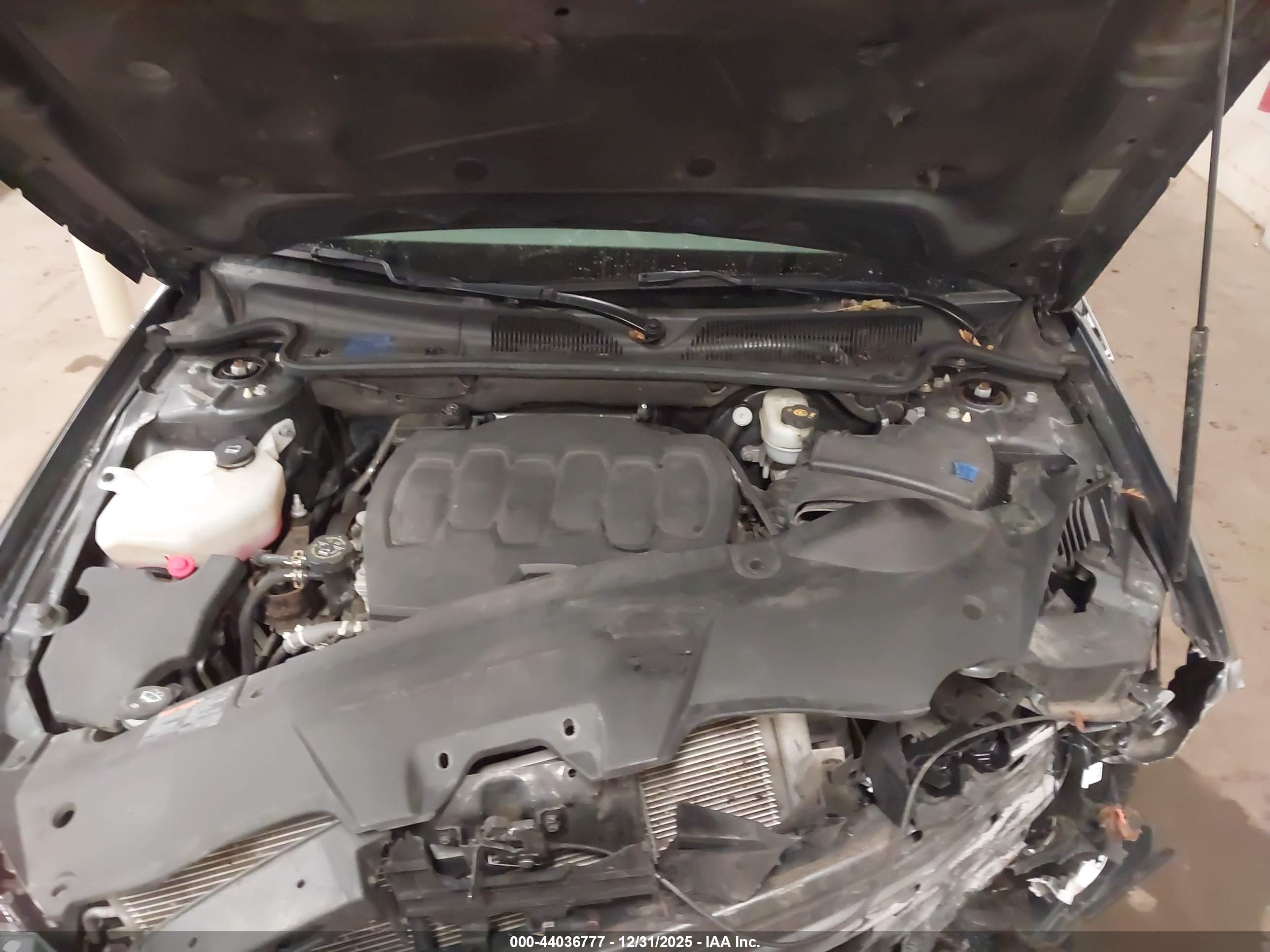 BUICK LUCERNE image 10