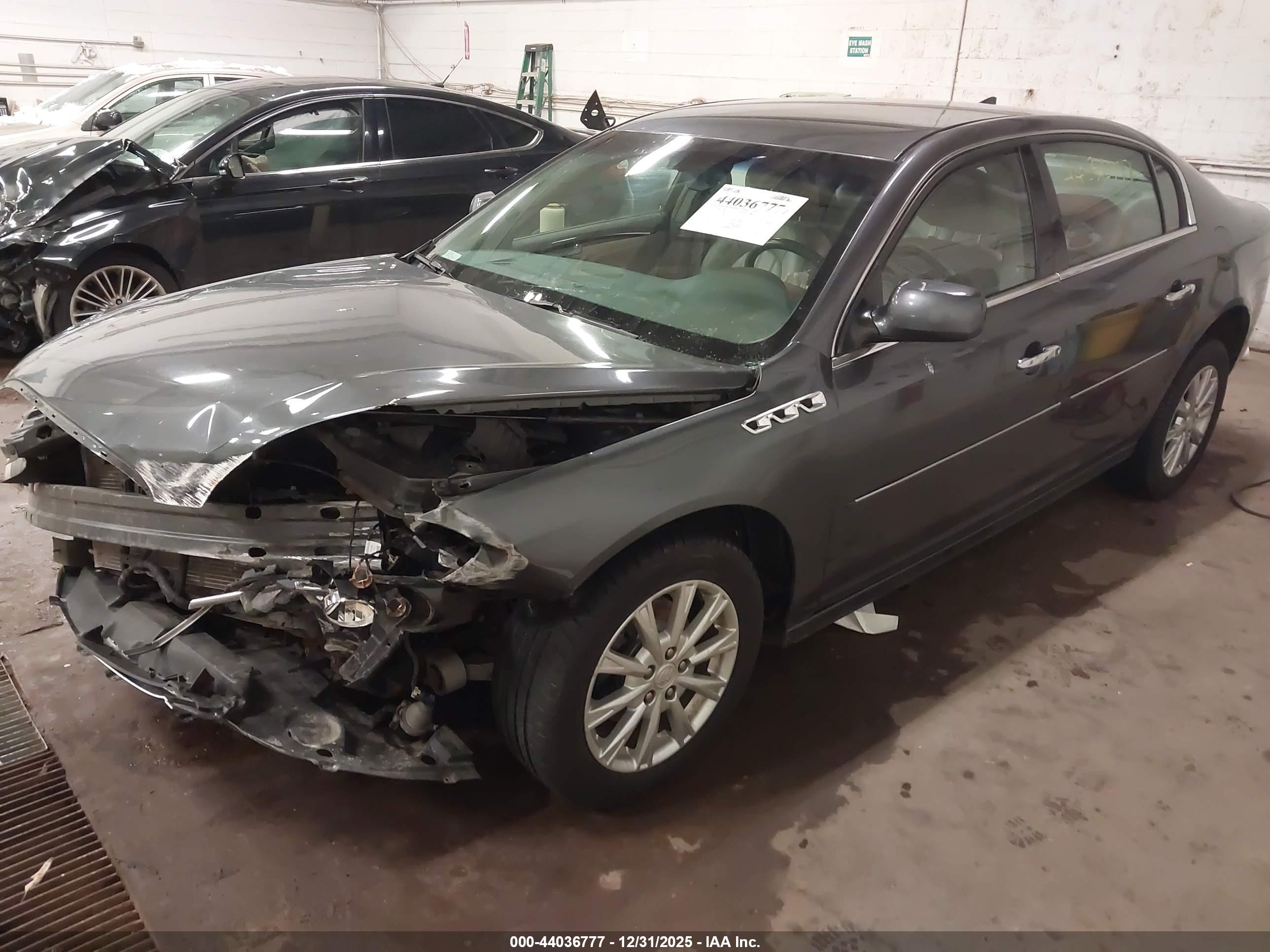 BUICK LUCERNE image 2