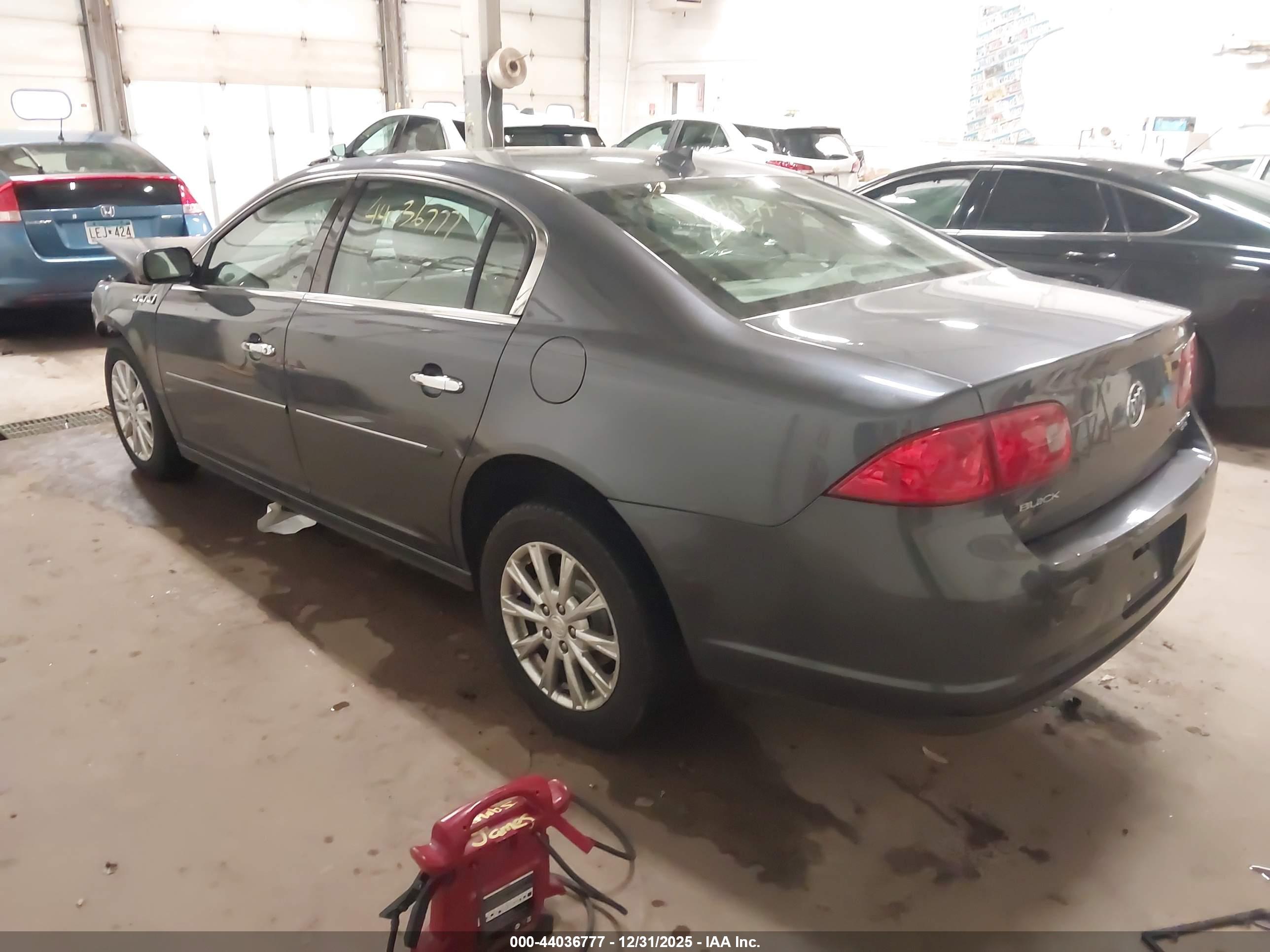 BUICK LUCERNE image 3
