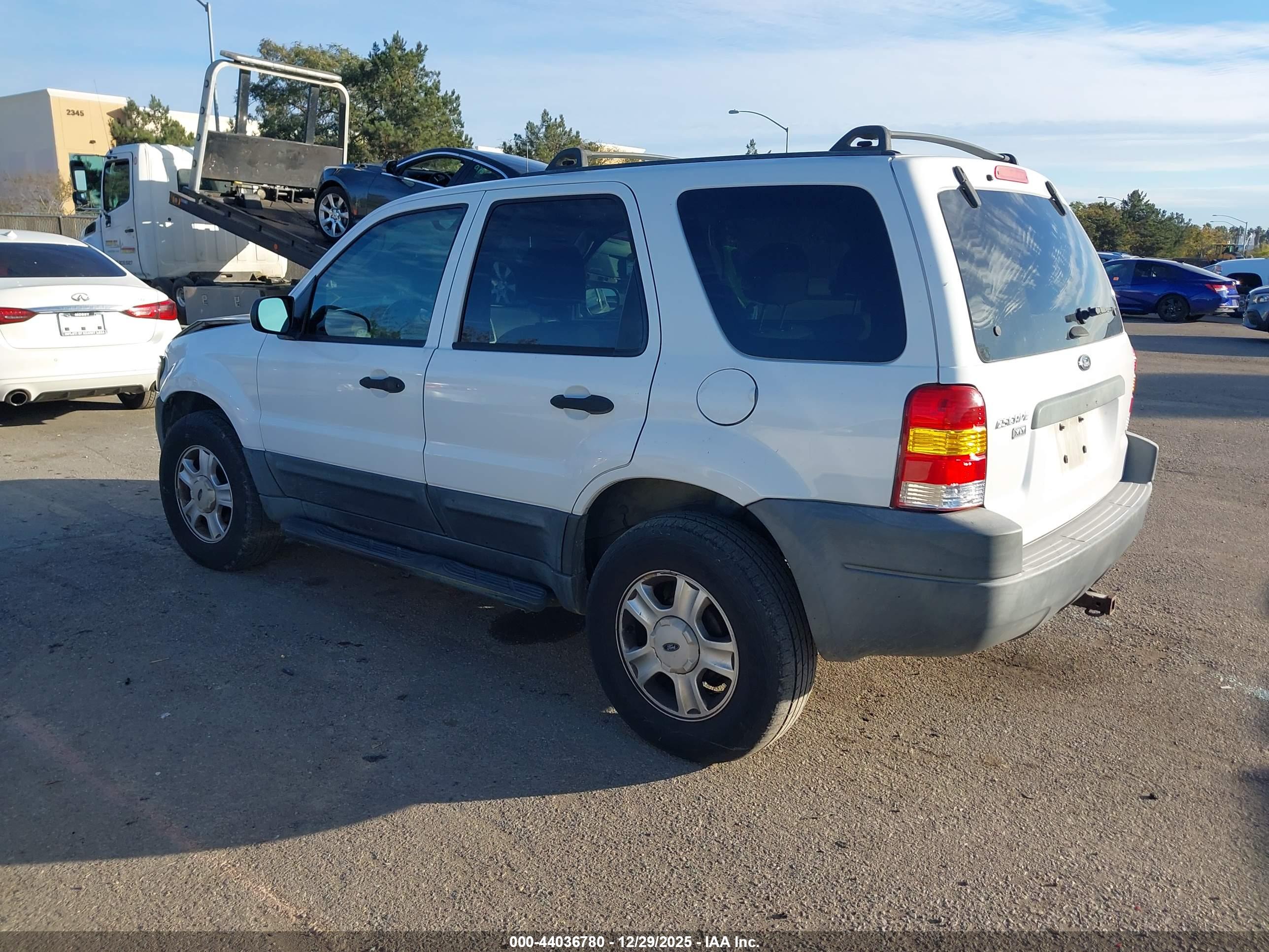 FORD ESCAPE image 3