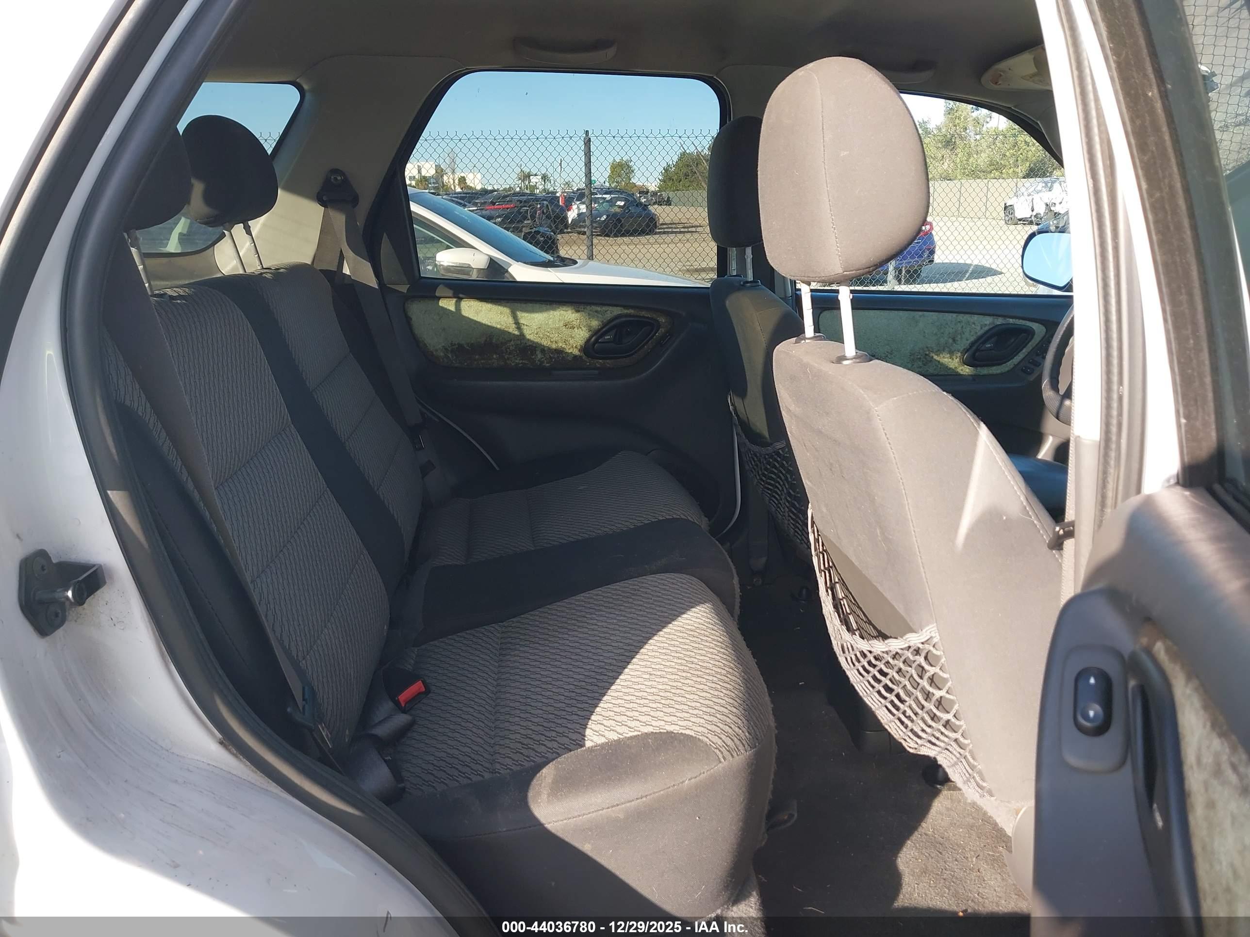 FORD ESCAPE image 8