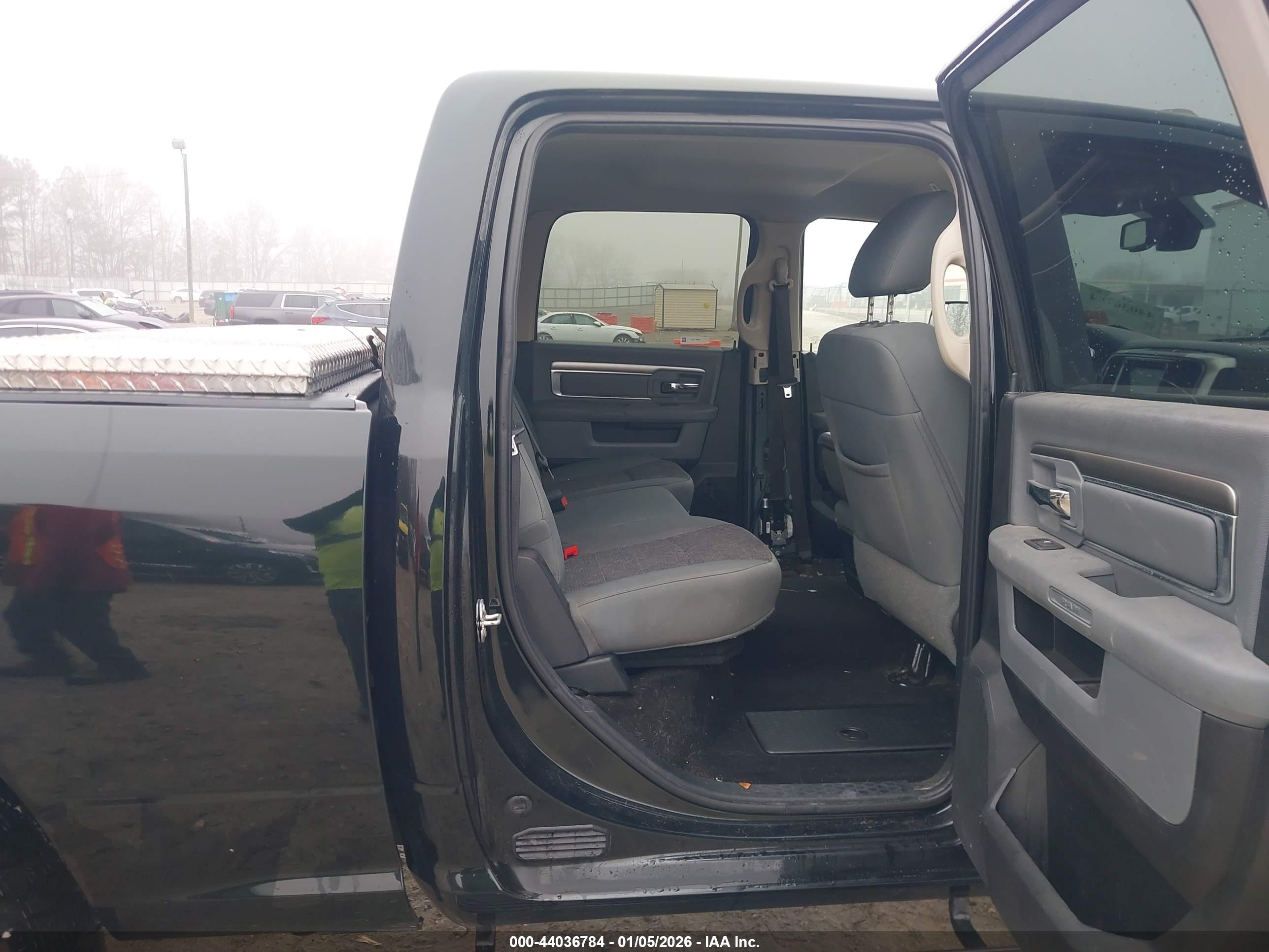 RAM 2500 image 8