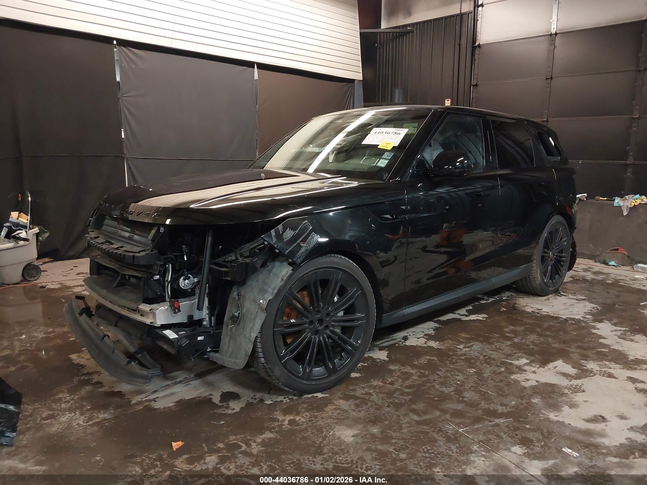 LAND ROVER image 2