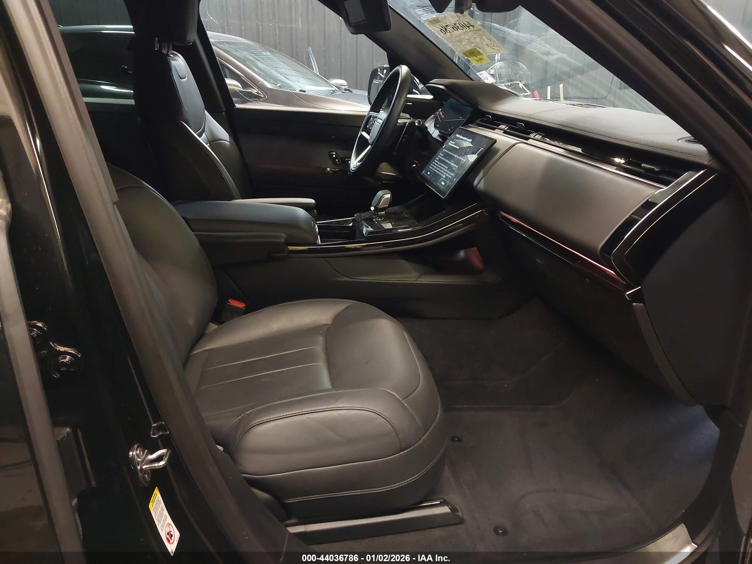 LAND ROVER image 5