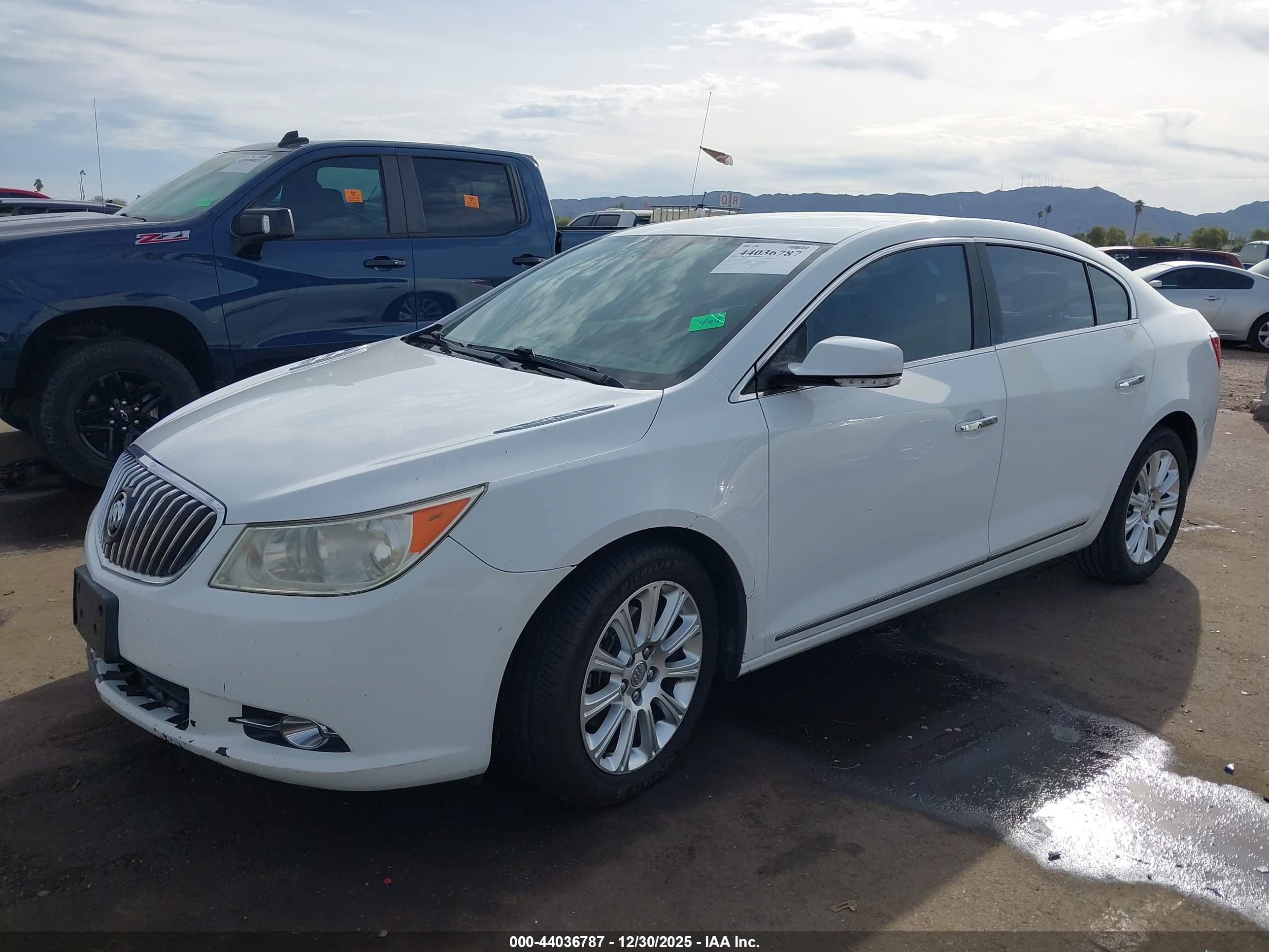 BUICK LACROSSE image 2