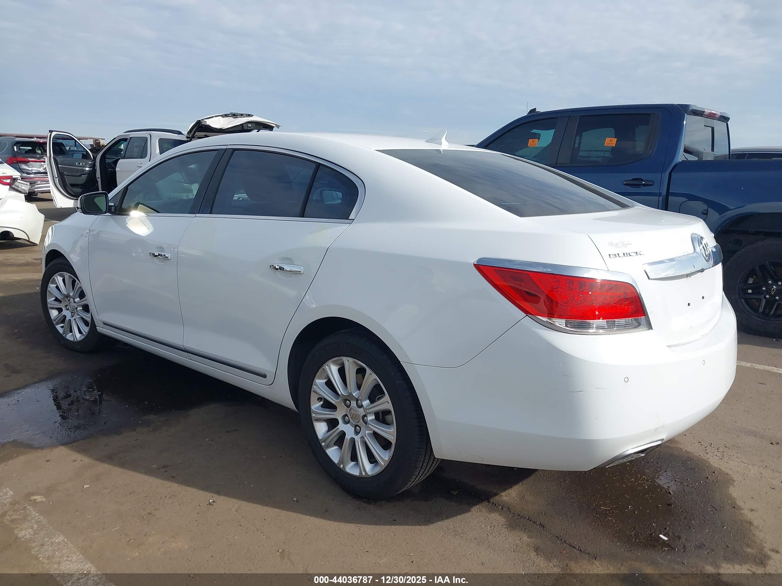 BUICK LACROSSE image 3