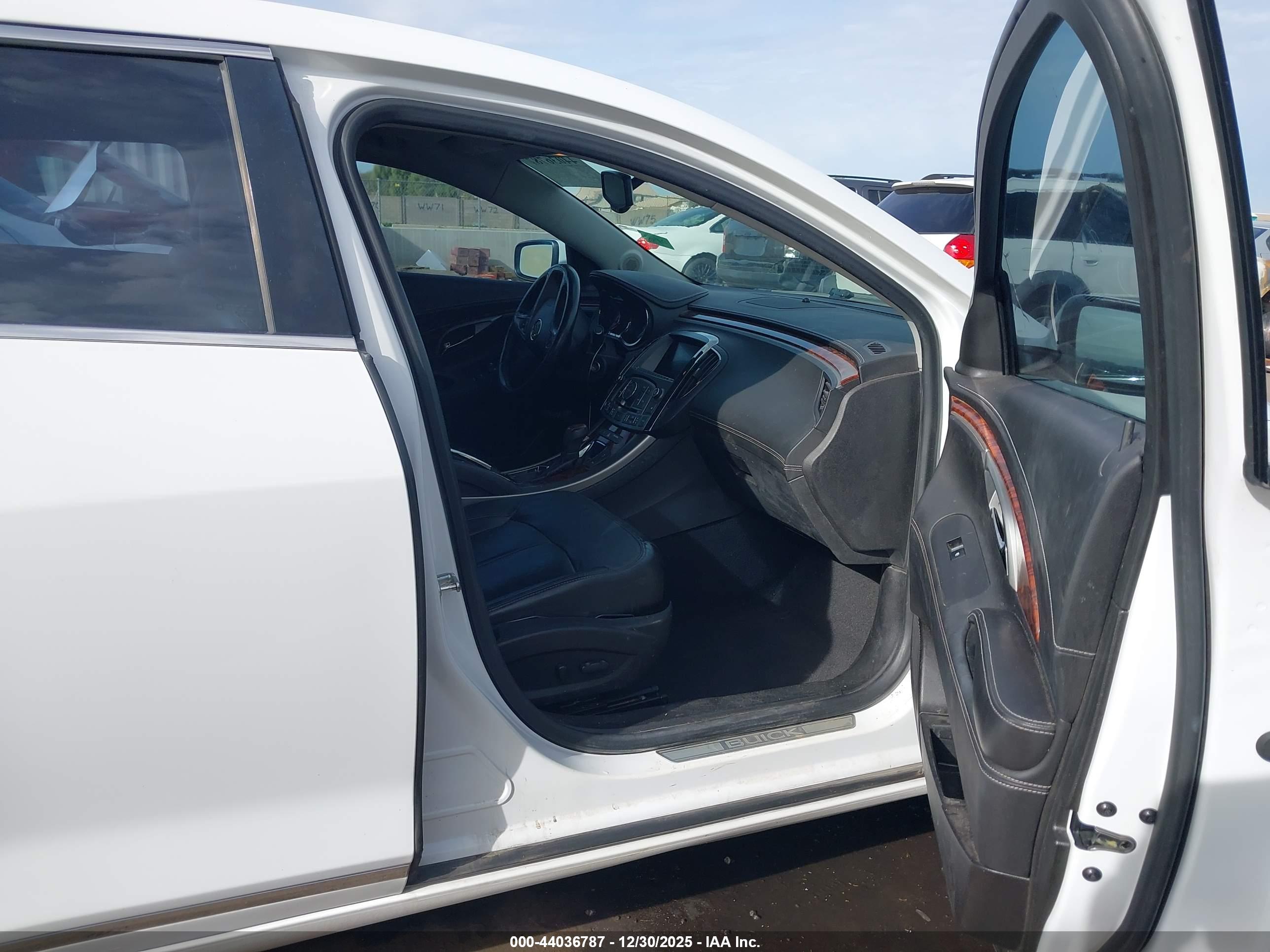 BUICK LACROSSE image 5