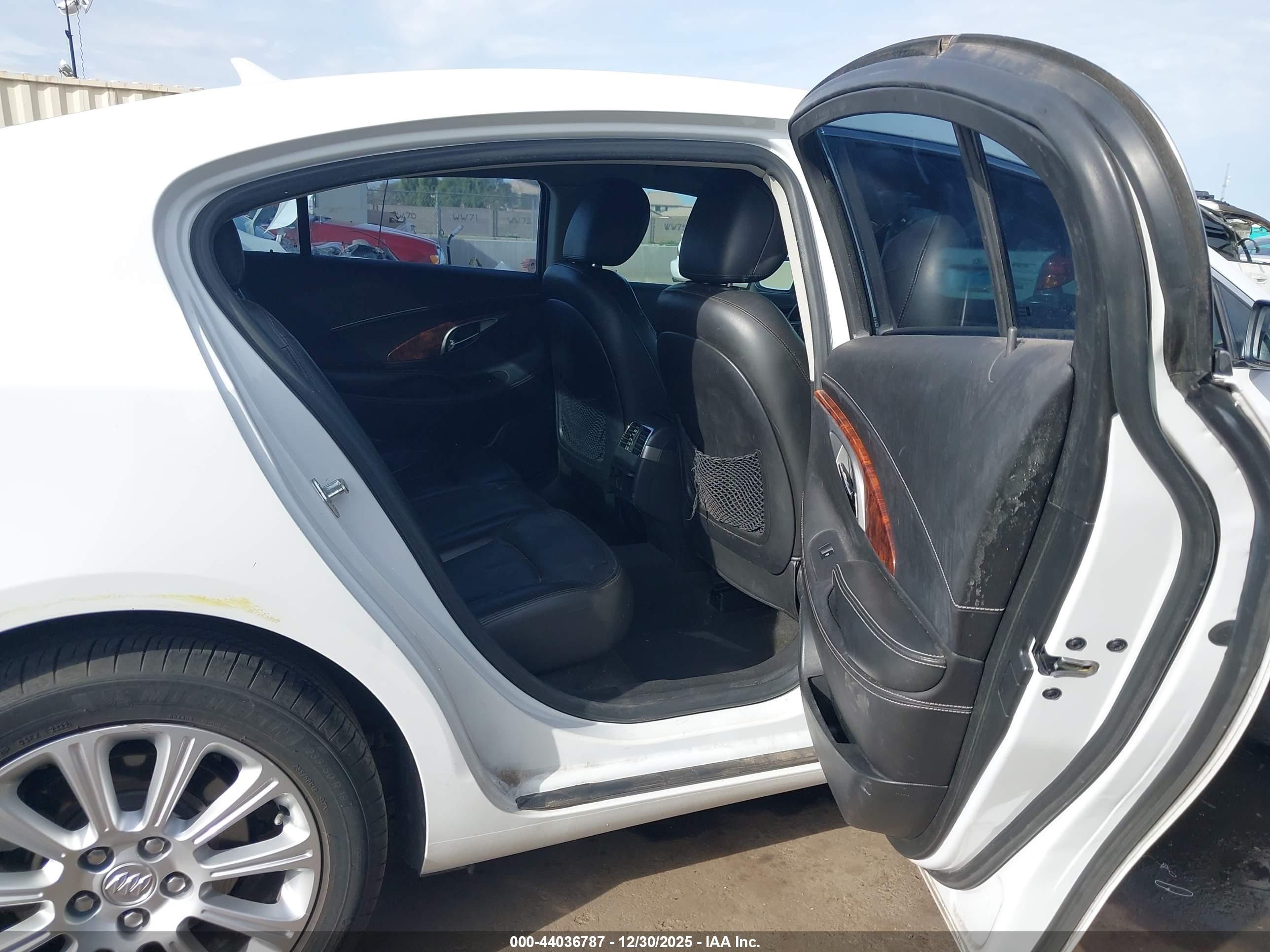 BUICK LACROSSE image 8