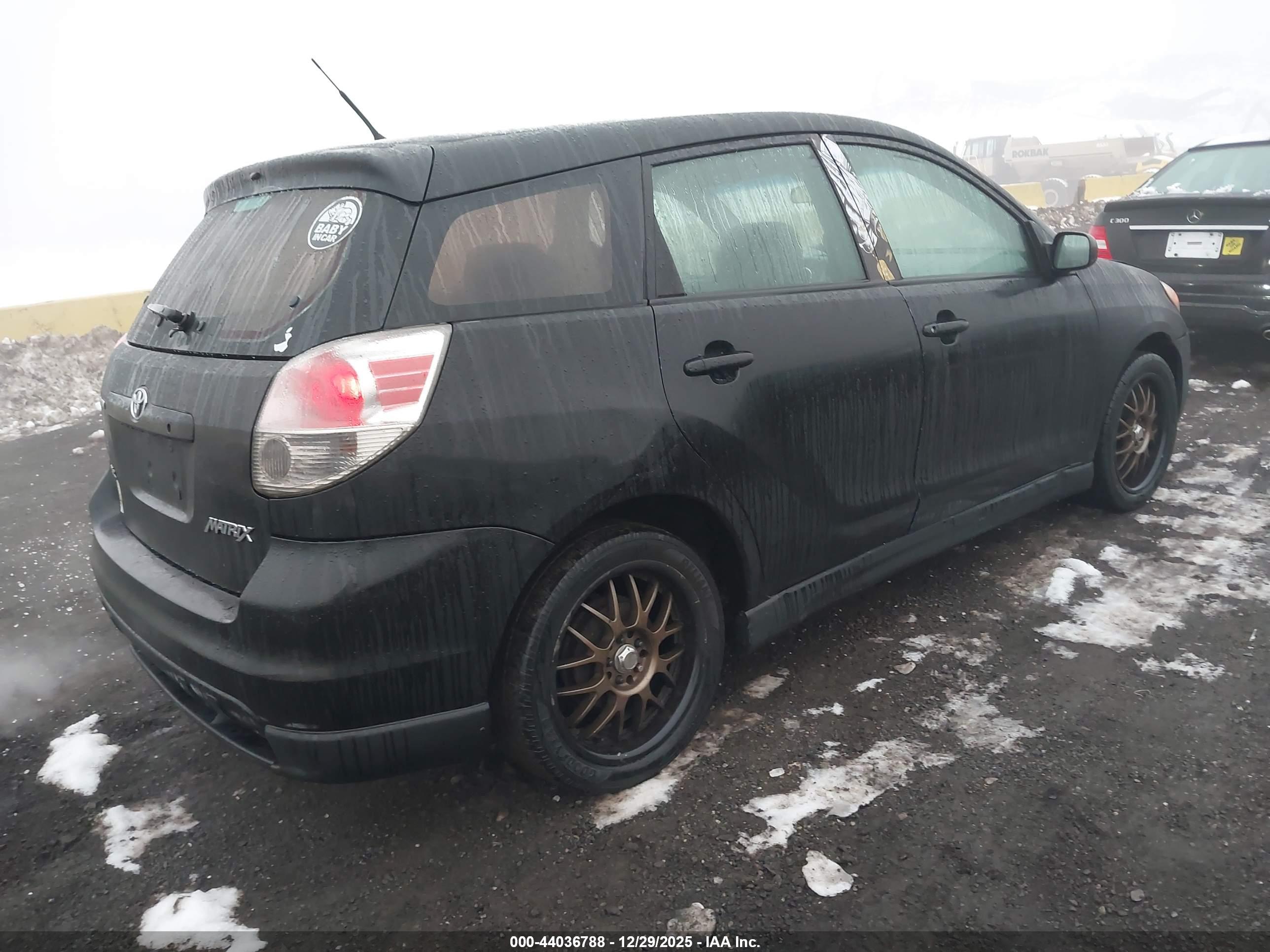 TOYOTA MATRIX image 4