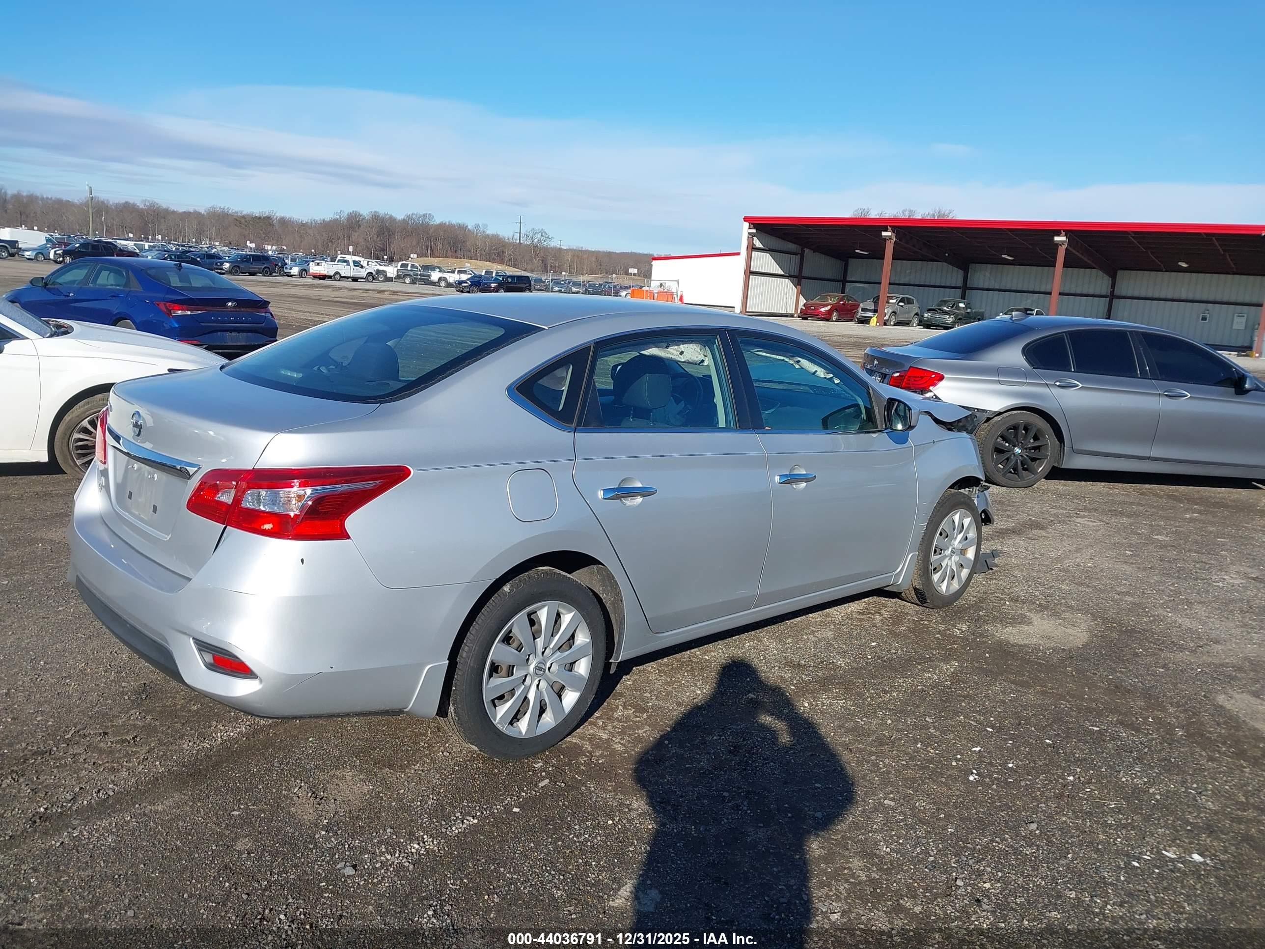 NISSAN SENTRA image 4