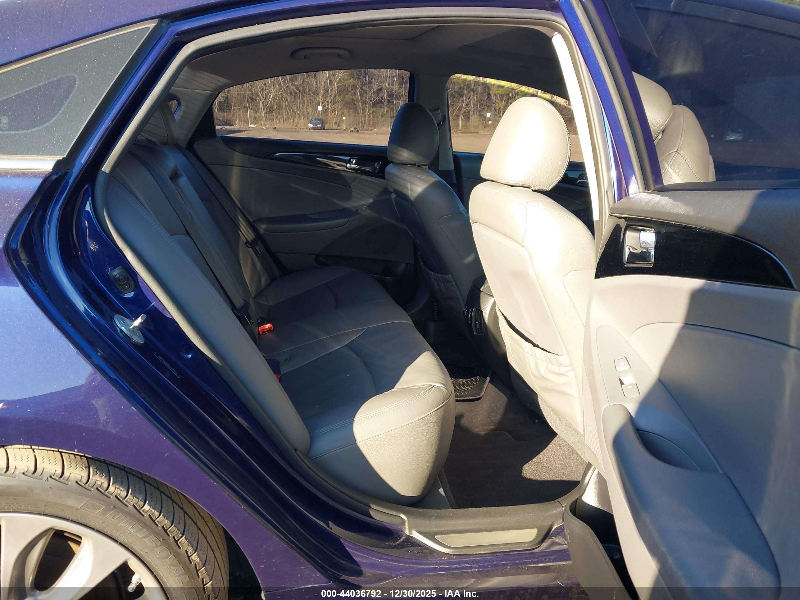 HYUNDAI SONATA image 8