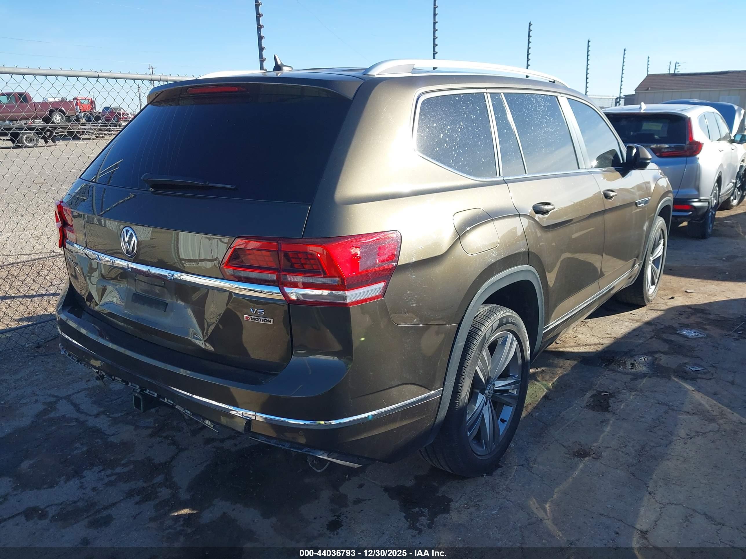 VOLKSWAGEN ATLAS image 4