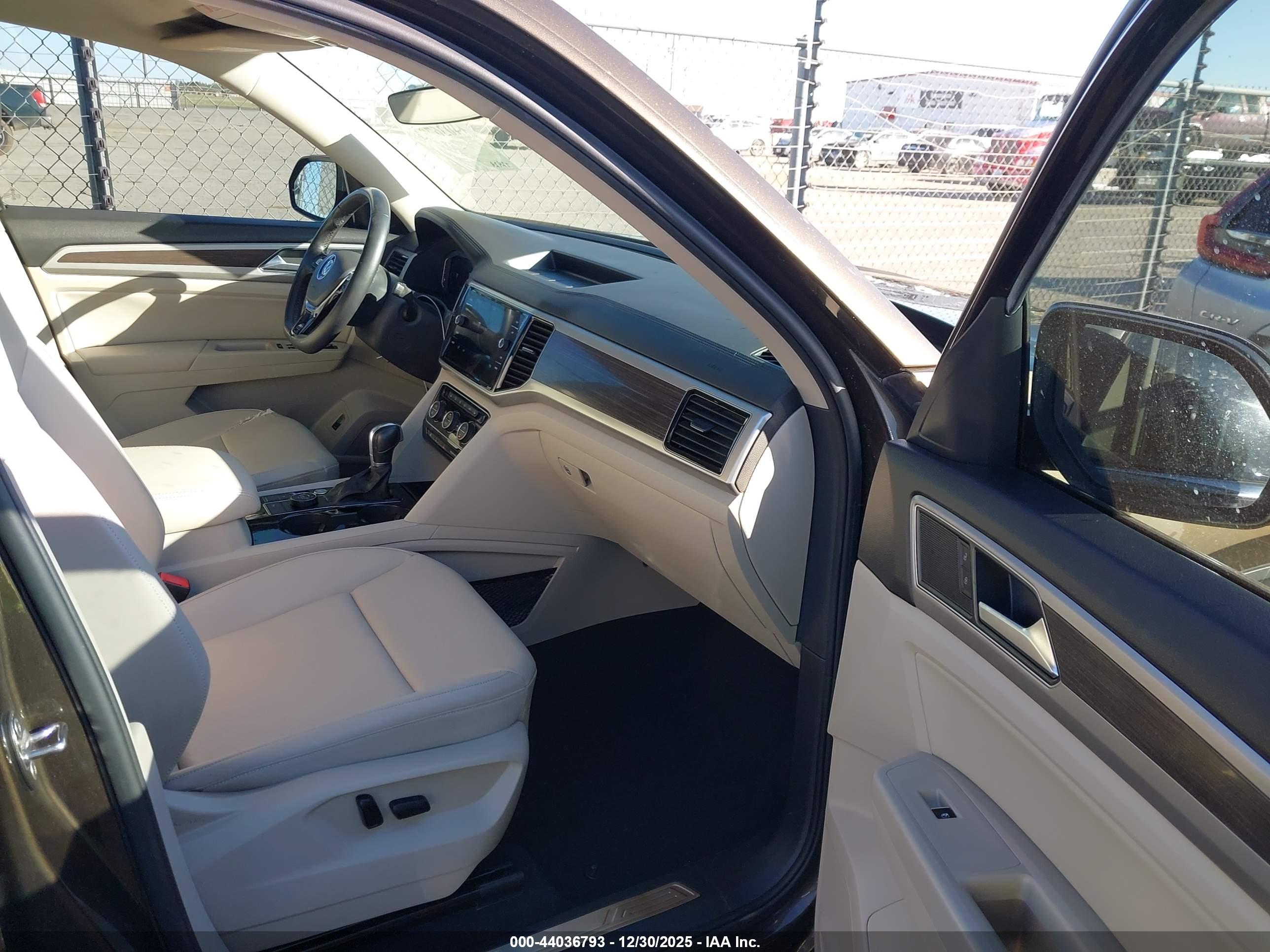 VOLKSWAGEN ATLAS image 5