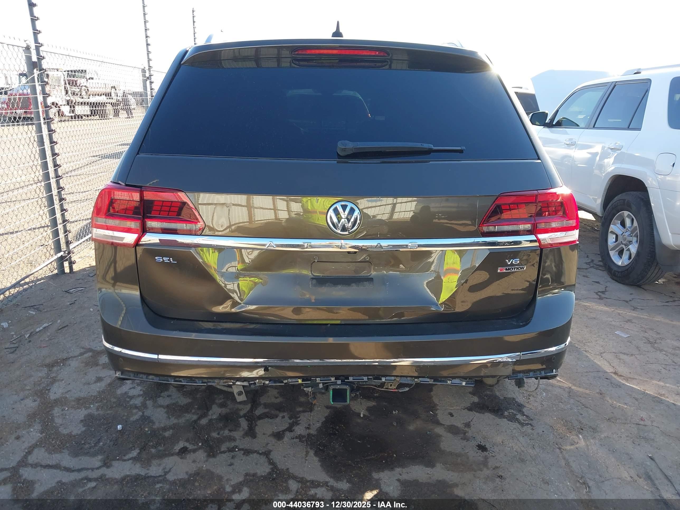 VOLKSWAGEN ATLAS image 6