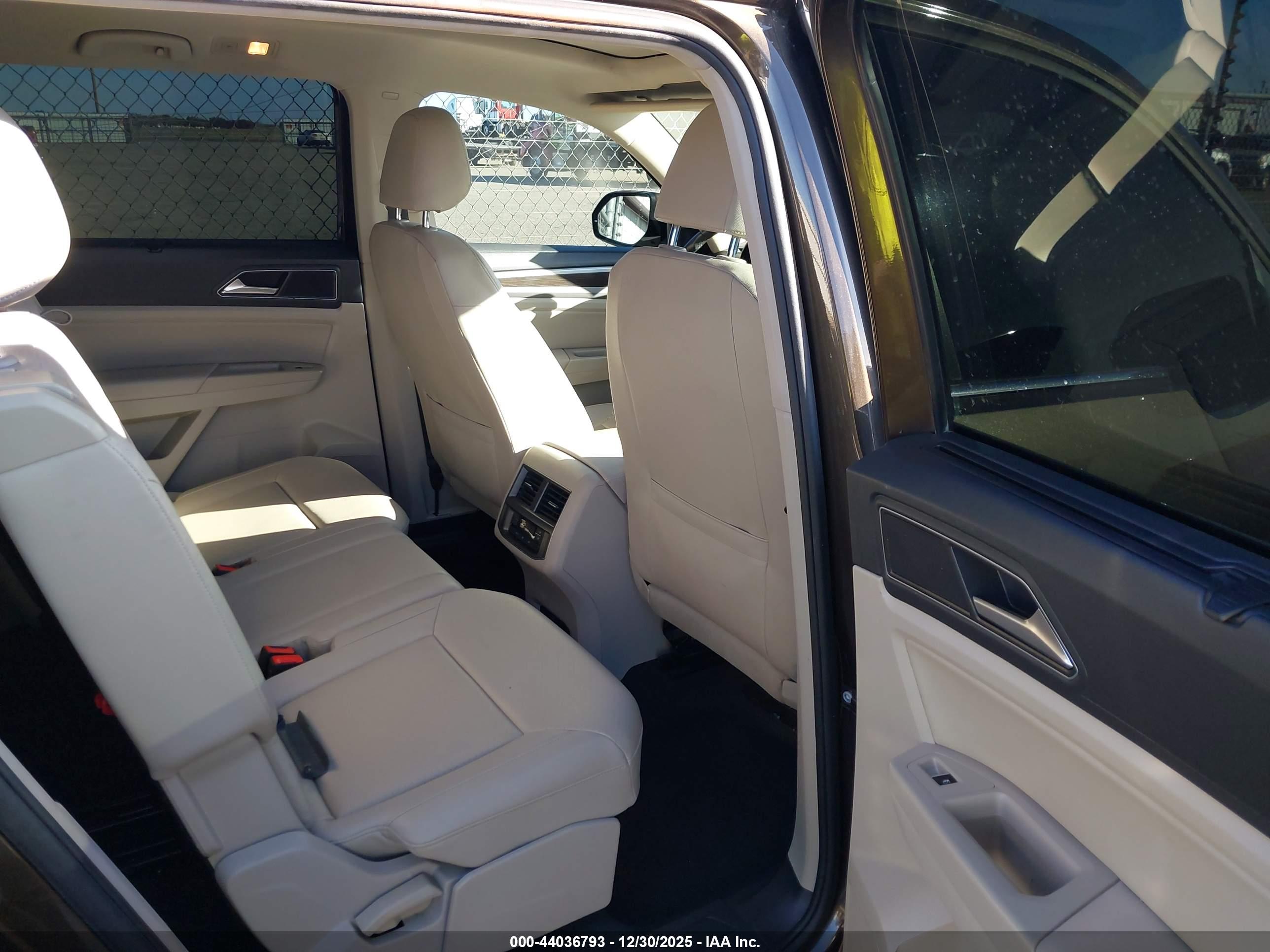 VOLKSWAGEN ATLAS image 8